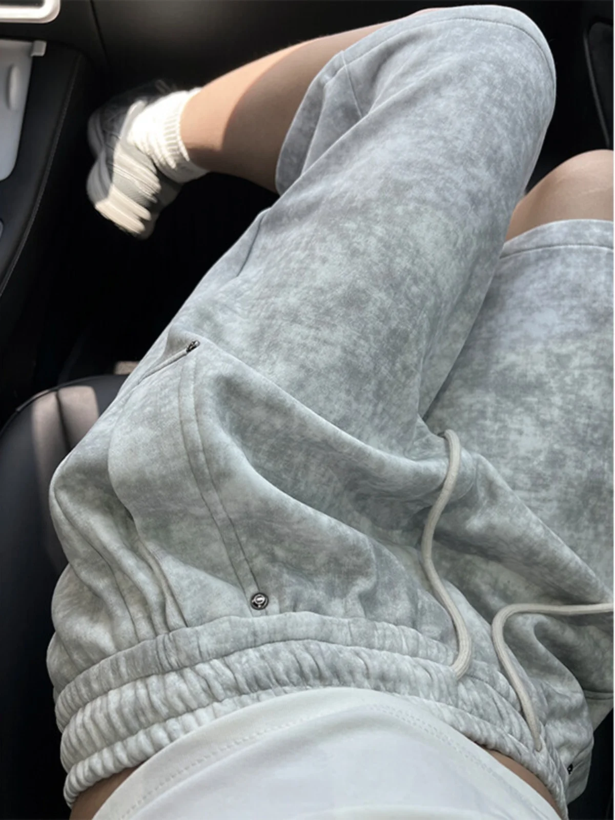 Мужские летние тонкие спортивные брюки Tie-Dye в американском ретро-стиле, повседневные, длиной до колена
Мужские летние тонкие спортивные брюки Tie-Dye в американском ретро-стиле, повседневные, длиной до колена