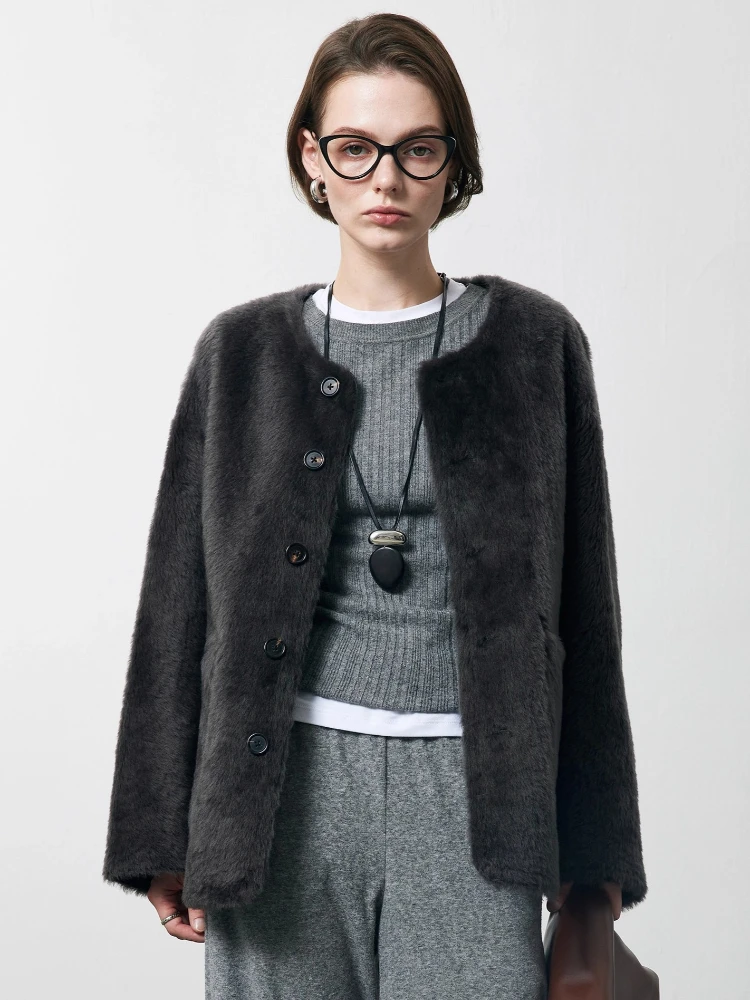 High-end Luxury Merino Sheep Fur Plush Jacket Women Simple Classic O-neck Double-sided Wear Winter Genuine Leather Real Fur Coat
High-end Luxury Merino Sheep Fur Plush Jacket Women Simple Classic O-neck Double-sided Wear Winter Genuine Leather Real Fur Coat
