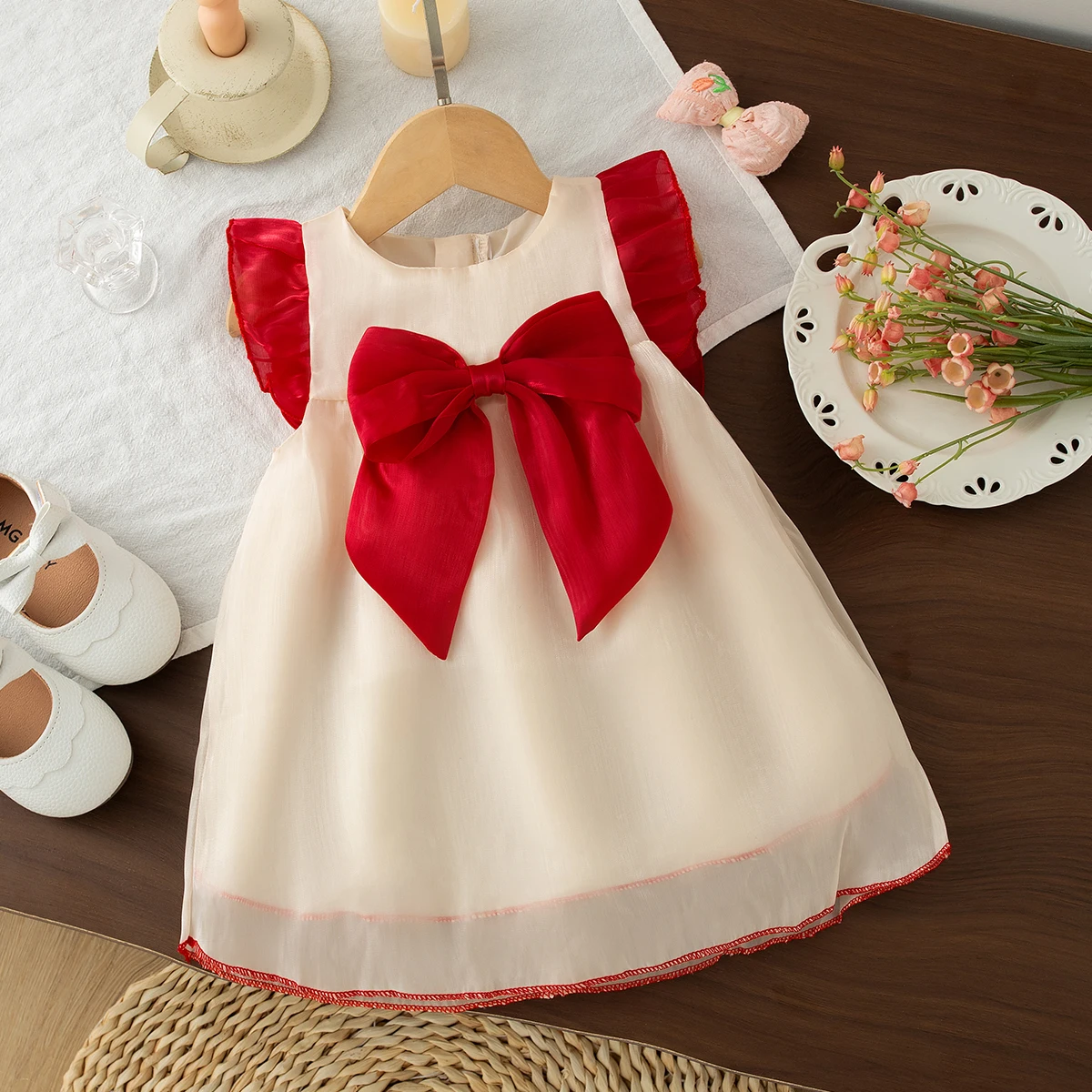Baby Girl Dress Summer New Sweet Bow Children'S Clothing Suitable For Birthday Parties (9 Months -3 Years Old)
Baby Girl Dress Summer New Sweet Bow Children'S Clothing Suitable For Birthday Parties (9 Months -3 Years Old)