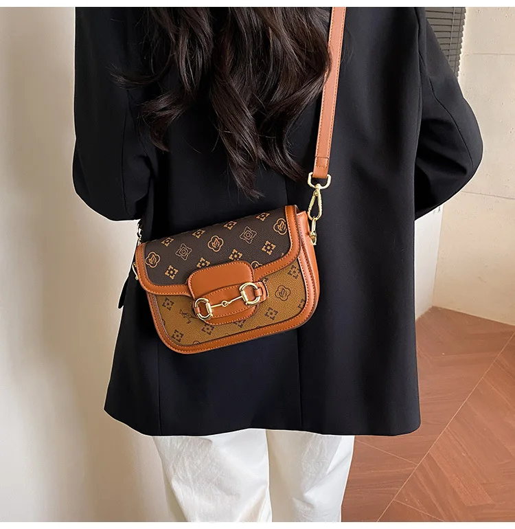 2025 Vintage Flap Bag - Retro Chain Shoulder Bag, Stylish Underarm Clutch, Luxury Crossbody Purse for Women 
2025 Vintage Flap Bag - Retro Chain Shoulder Bag, Stylish Underarm Clutch, Luxury Crossbody Purse for Women