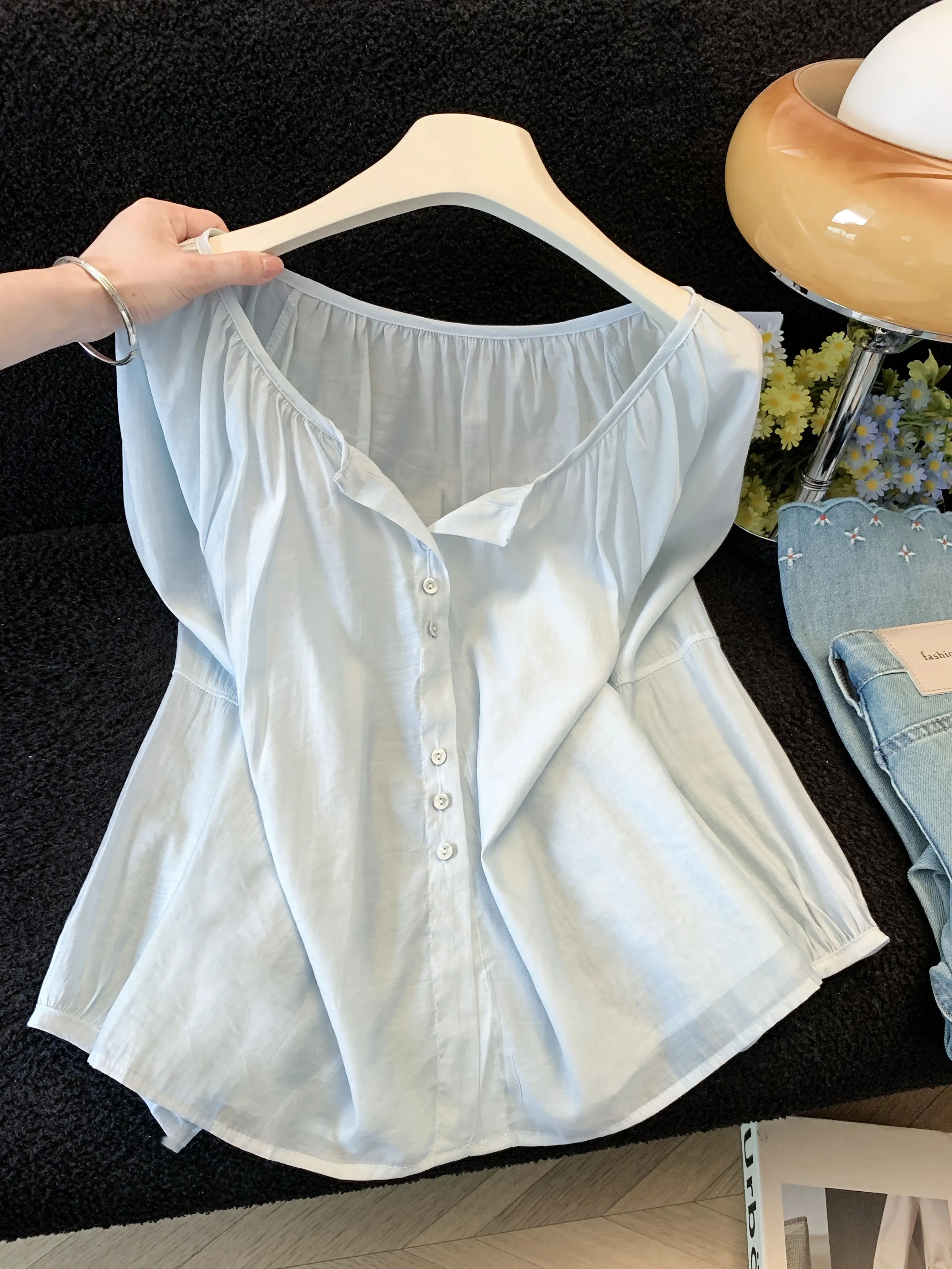 Blue Thin Sun Protection Silk Shirt Women Summer New Loose Slimming Outer Matching Halter Cardigan Coat French Style Casual B...
Blue Thin Sun Protection Silk Shirt Women Summer New Loose Slimming Outer Matching Halter Cardigan Coat French Style Casual B...