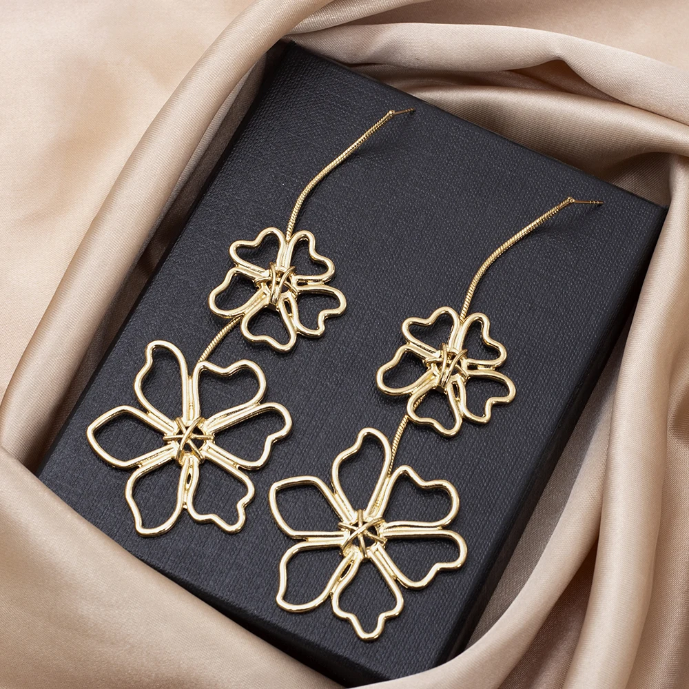 New Fashion Hollowed Zinc Alloy Exaggeration Long Flowers Dangle Drop Earrings For Women Vintage Style Trend 2025 Girls Jewelry
New Fashion Hollowed Zinc Alloy Exaggeration Long Flowers Dangle Drop Earrings For Women Vintage Style Trend 2025 Girls Jewelry