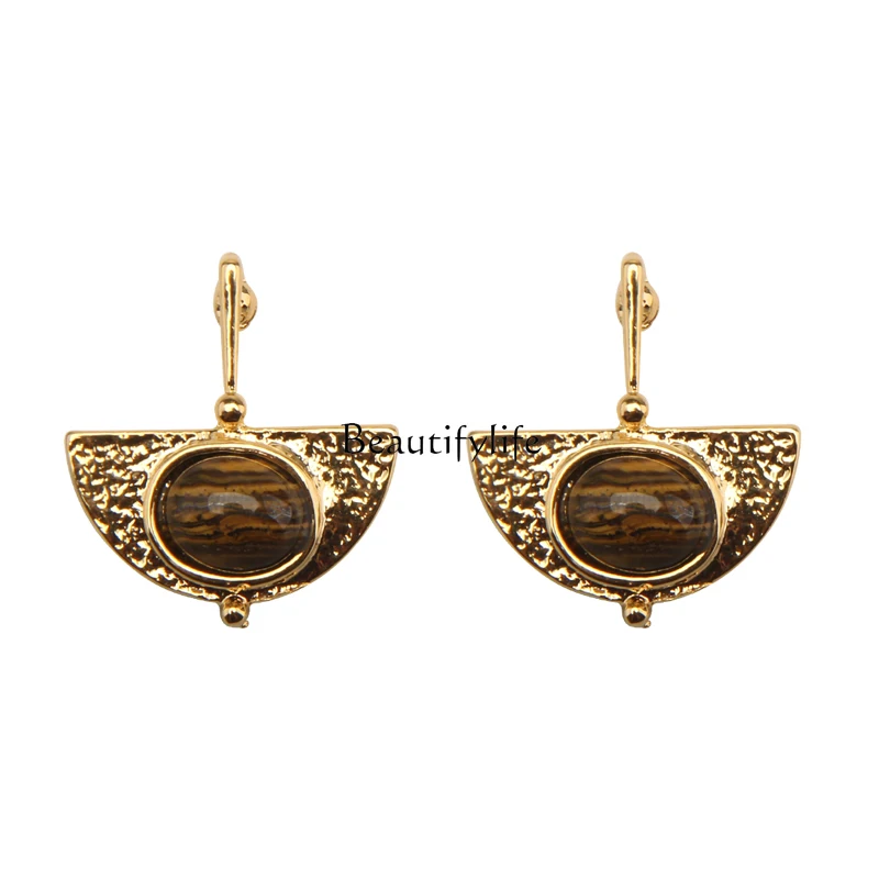 Retro gold natural tiger's eye stone semi-round unique earrings temperament premium stud earrings
Retro gold natural tiger's eye stone semi-round unique earrings temperament premium stud earrings