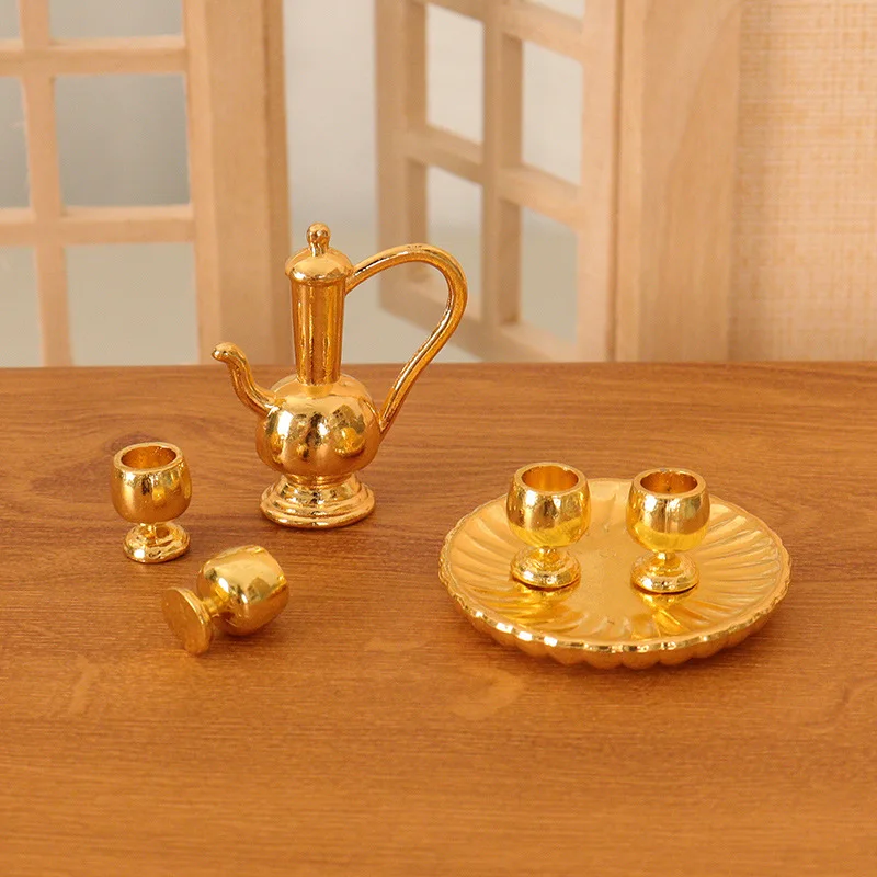 1set Dollhouse Alloy Kettle Water Cup Gold Color Scale 1/12 1/6 Miniature Simulation Life Scene Shooting Ornaments Home Decor
1set Dollhouse Alloy Kettle Water Cup Gold Color Scale 1/12 1/6 Miniature Simulation Life Scene Shooting Ornaments Home Decor