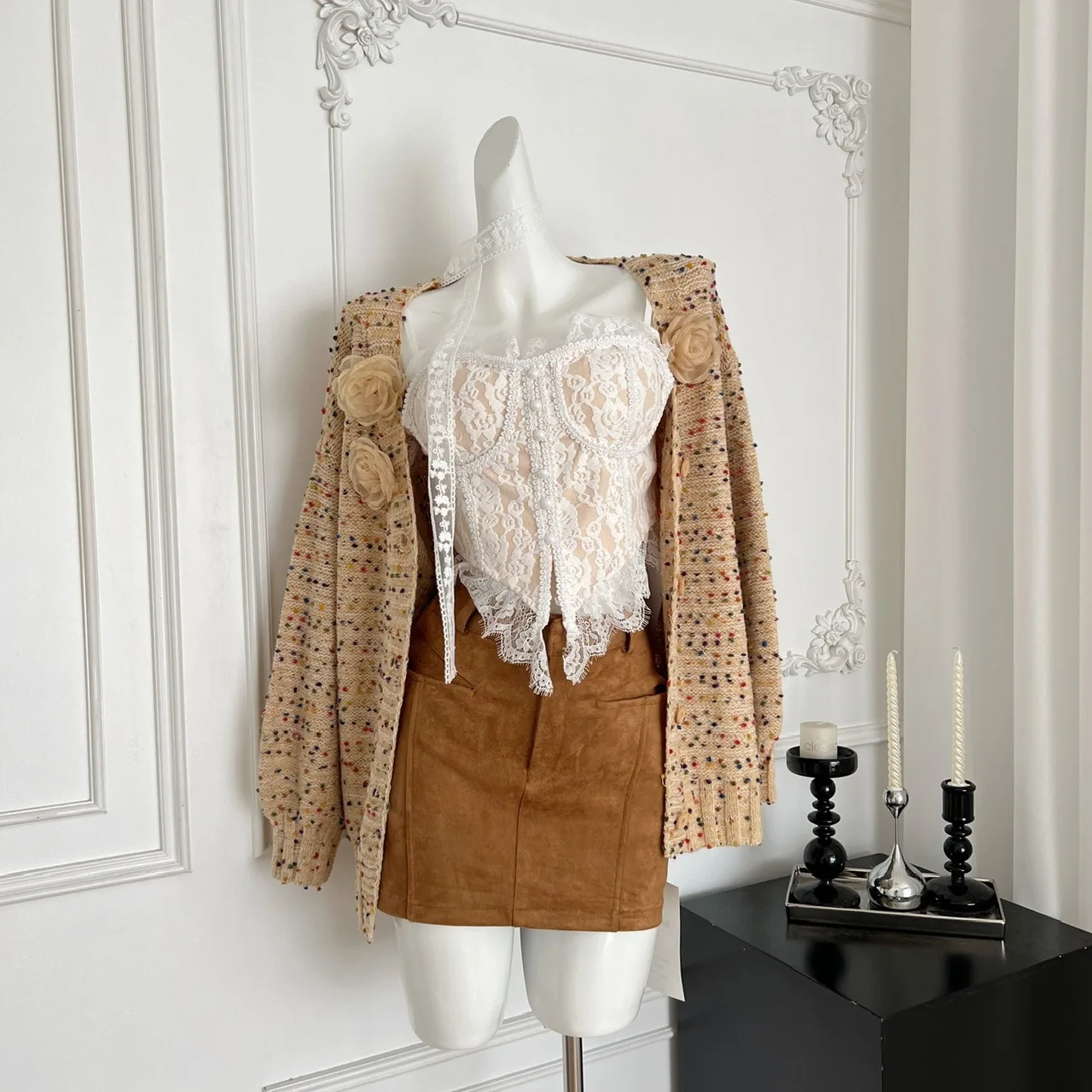 Trendy Lace Crop Top Loose Floral Sweater Jaet High Waist Skirt Set Women's Faion Spring Autumn Winter Tee-Piece Suit
Trendy Lace Crop Top Loose Floral Sweater Jaet High Waist Skirt Set Women's Faion Spring Autumn Winter Tee-Piece Suit