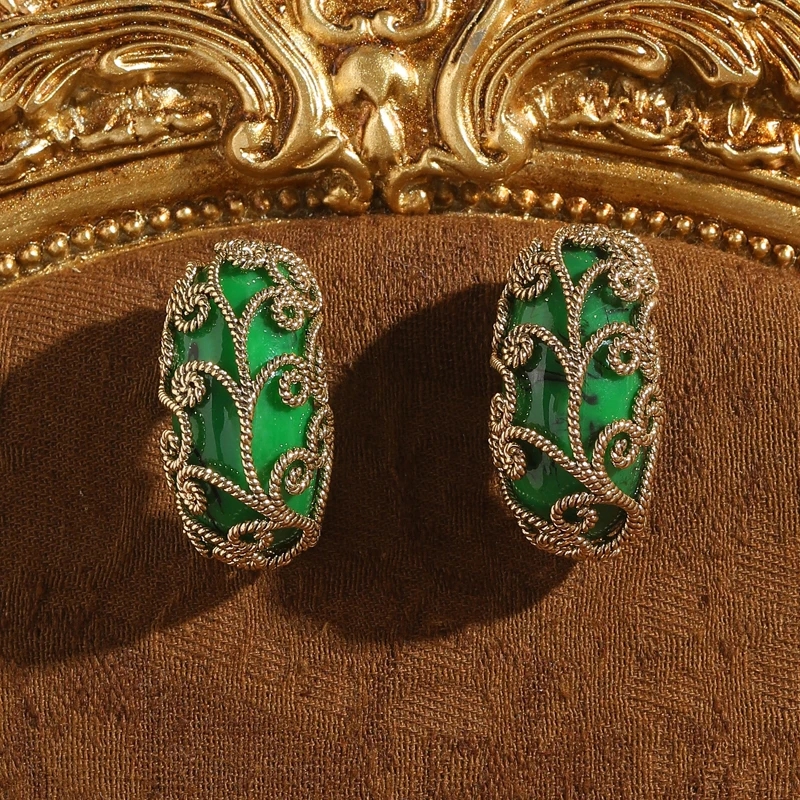 Vintage Green Stud Earrings Retro Glass Woman Antique Gold Color Relief Flower Hollow Palace Style Jewelry Christmas Gifts 2026
Vintage Green Stud Earrings Retro Glass Woman Antique Gold Color Relief Flower Hollow Palace Style Jewelry Christmas Gifts 2026