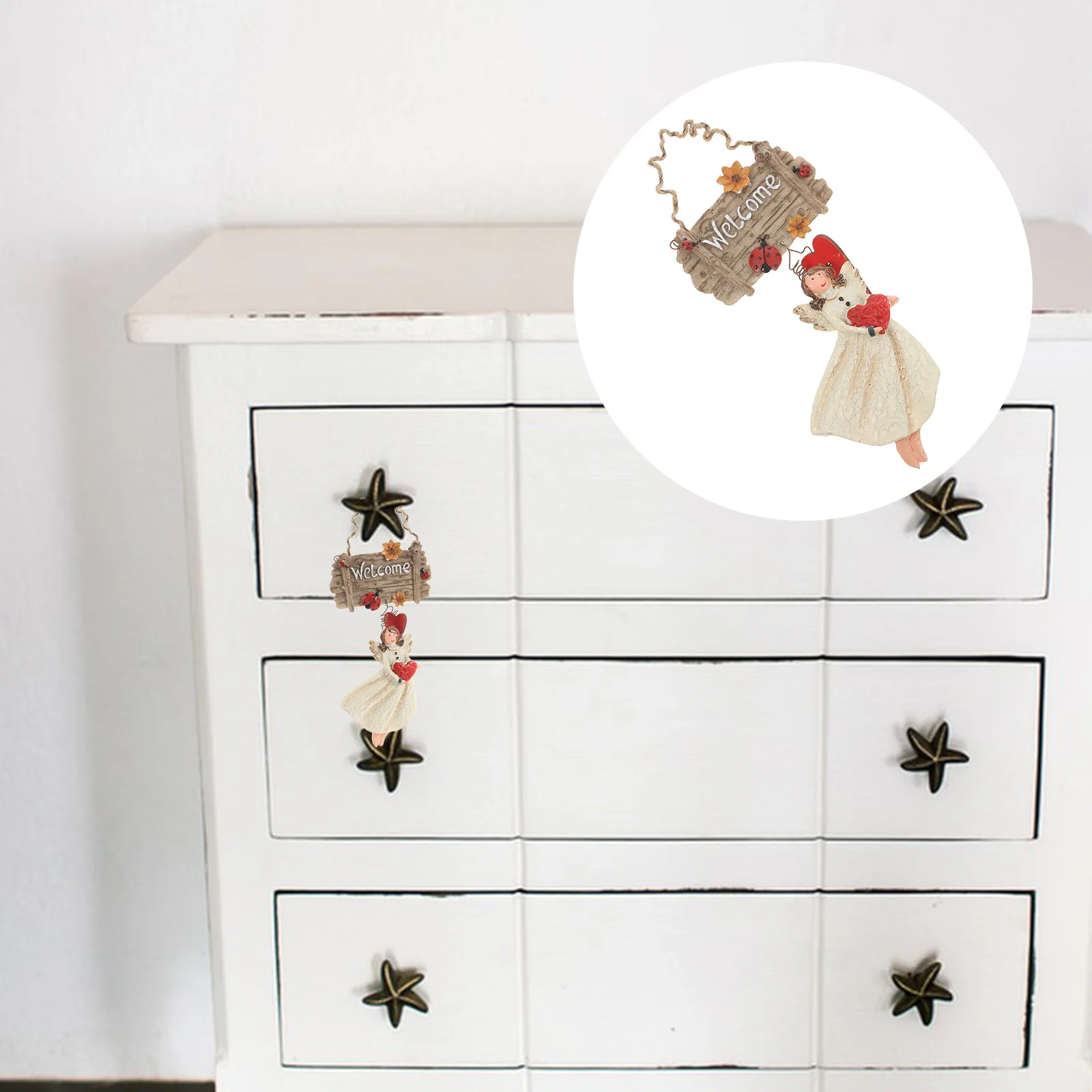 Christmas Welcome Hanging Ornament Vintage Christmas Resin Angel Pendant Door Window Xmas Tree Hanging Holiday Decoration 
Christmas Welcome Hanging Ornament Vintage Christmas Resin Angel Pendant Door Window Xmas Tree Hanging Holiday Decoration