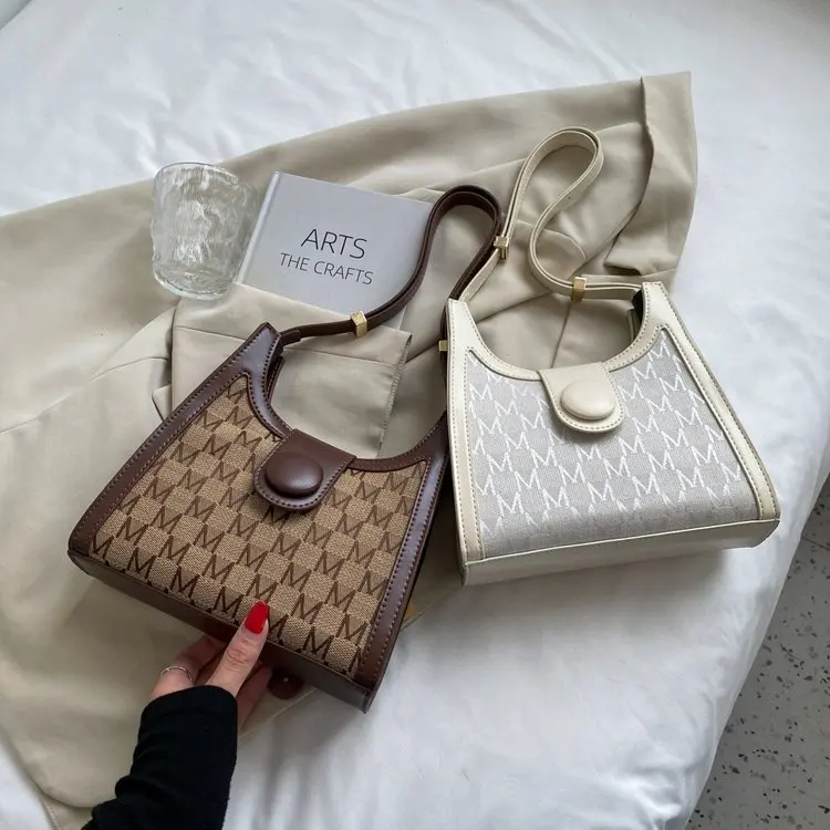 Новая нишевая городская сумка-кроссбоди 2026 года для женщин, высококачественная модная простая наплечная сумка через плечо
Новая нишевая городская сумка-кроссбоди 2026 года для женщин, высококачественная модная простая наплечная сумка через плечо