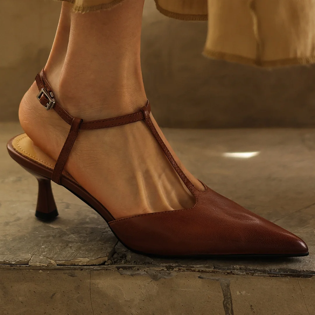 danxuefei plus size 34-42 women's cow leather pointed toe narrow band t-strap sandals elegant ladies 5cm thin high heel pumps
danxuefei plus size 34-42 women's cow leather pointed toe narrow band t-strap sandals elegant ladies 5cm thin high heel pumps