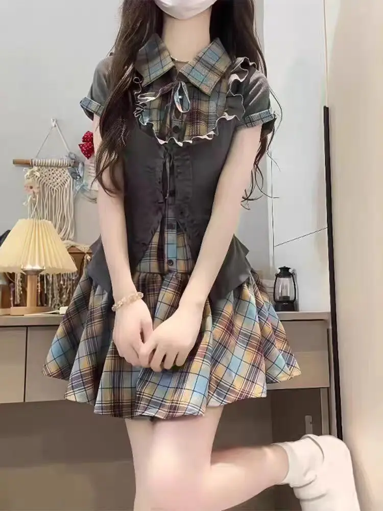Summer Sweet School Style Floral Slimming Dress Short Skirt Grey Button up Cardigan Two Piece Set Women's Fashion Ensemble
Summer Sweet School Style Floral Slimming Dress Short Skirt Grey Button up Cardigan Two Piece Set Women's Fashion Ensemble