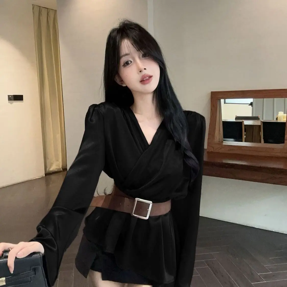 Ele V-ne Asymmetrical Long Sve irt Women's Faion Commute Sle Sweet Versatile Осень Зима New Salt System Hon...
Ele V-ne Asymmetrical Long Sve irt Women's Faion Commute Sle Sweet Versatile Осень Зима New Salt System Hon...