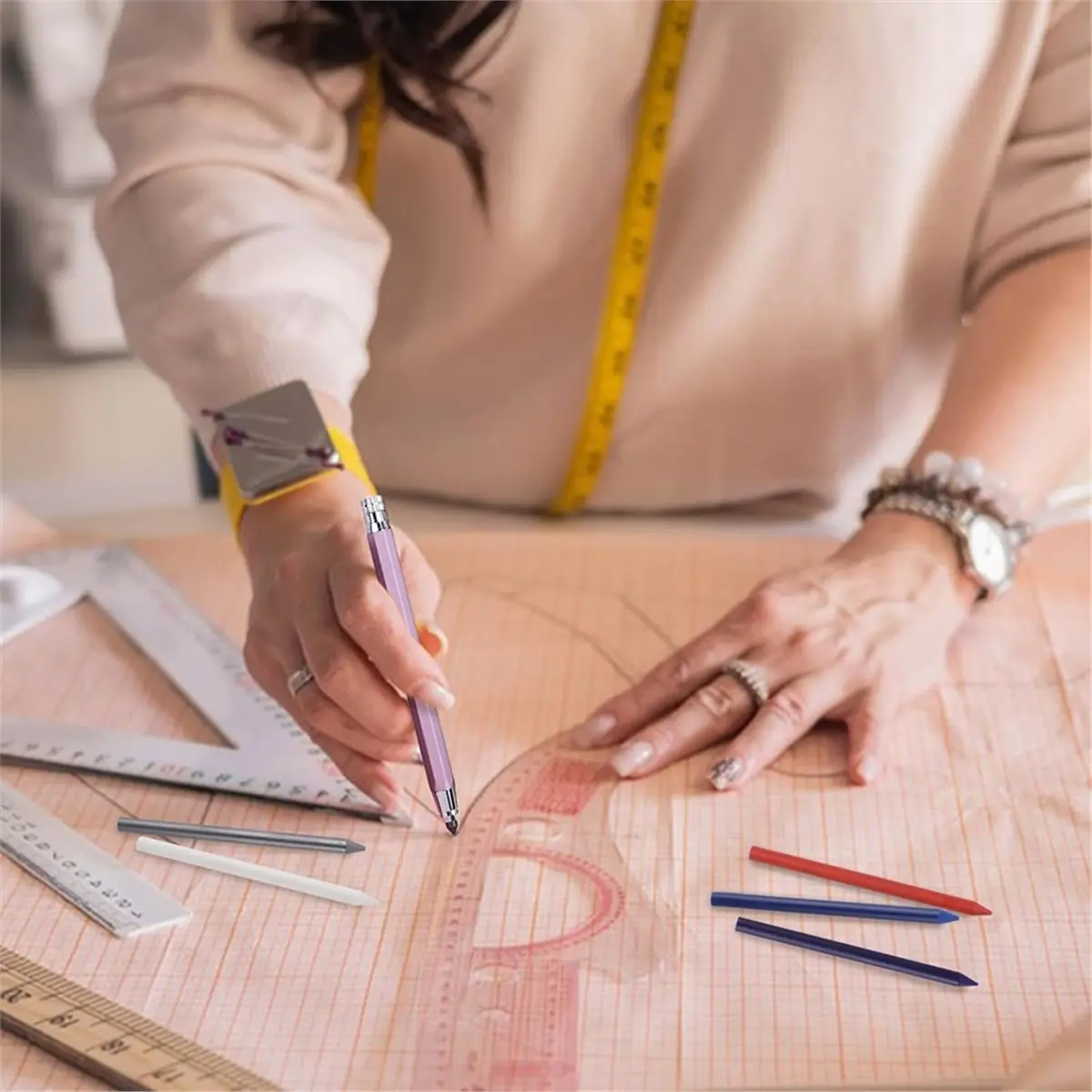 Набор из 2 швейных мелков-маркеров для ткани, меловой карандаш для шитья с точилкой и швейные маркеры-карандаши 5,6 мм для квилтинга
Набор из 2 швейных мелков-маркеров для ткани, меловой карандаш для шитья с точилкой и швейные маркеры-карандаши 5,6 мм для квилтинга