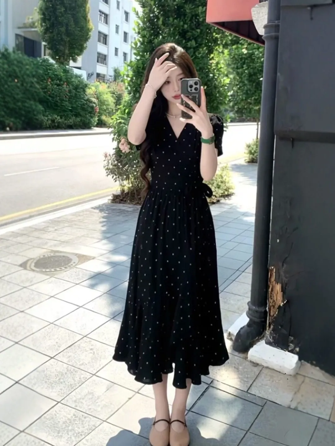 Elegant Black Polka Dot Dress Slimming Long Sexy Waist Cinched Summer Fashion High Waist Short Sleeve V Neck Midi Dress
Elegant Black Polka Dot Dress Slimming Long Sexy Waist Cinched Summer Fashion High Waist Short Sleeve V Neck Midi Dress