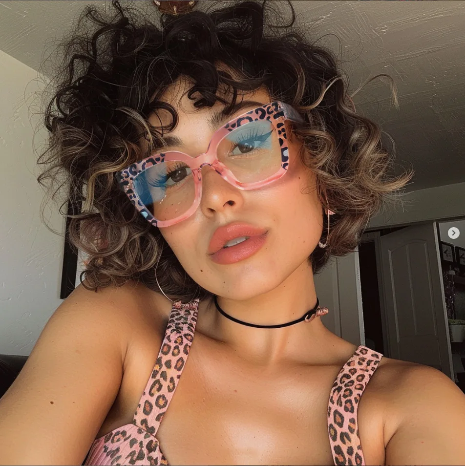 Rhaegal Women's Cat Eye Transparent Glasses Fashionable Anti Blue Light Computer Glasses for Woman Elegant Optical Eyewear
Rhaegal Women's Cat Eye Transparent Glasses Fashionable Anti Blue Light Computer Glasses for Woman Elegant Optical Eyewear