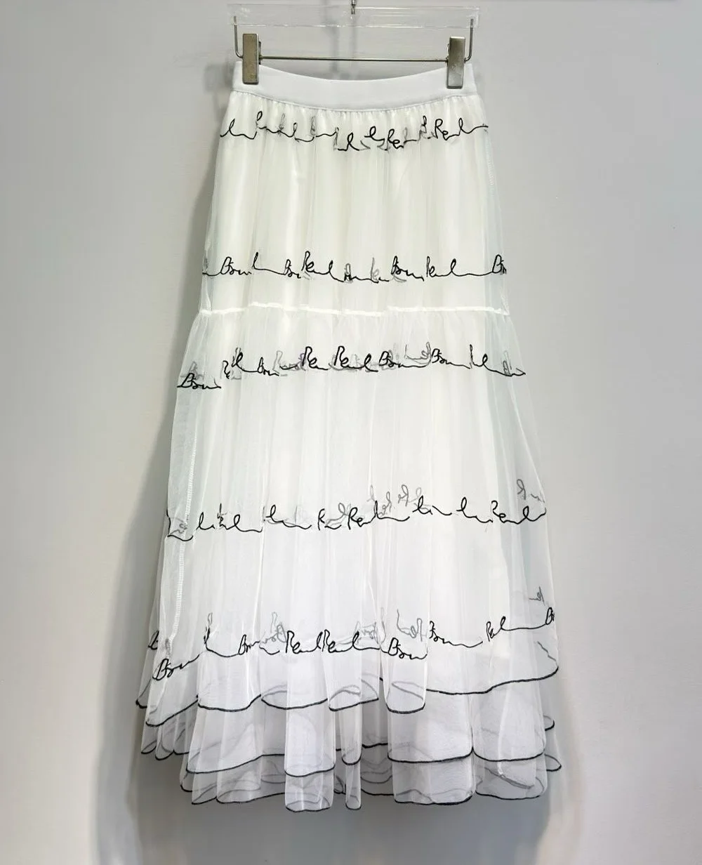 Новое поступление, длинные юбки 2026, весна-лето, дизайнерская модная женская эластичная талия, сексуальная тюлевая сетчатая вышивка, макси, черно-белая юбка
Новое поступление, длинные юбки 2026, весна-лето, дизайнерская модная женская эластичная талия, сексуальная тюлевая сетчатая вышивка, макси, черно-белая юбка