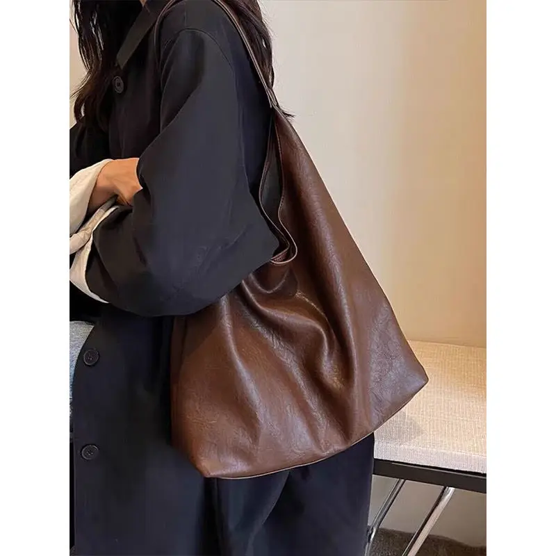 2025 The New Korean Version of Fashion Armpit Single Shoulder Large Capacity Ladies Spring Summer Commute Retro All-in-one Bag
2025 The New Korean Version of Fashion Armpit Single Shoulder Large Capacity Ladies Spring Summer Commute Retro All-in-one Bag