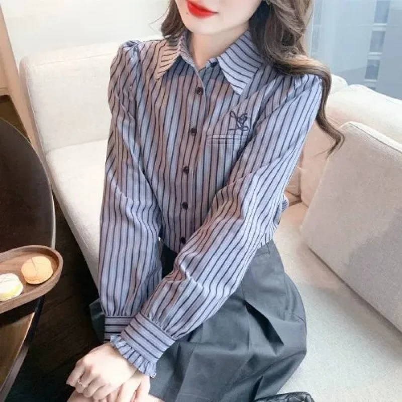 high-end striped shirt women's spring and autumn clothing 2025 new foreign temperament age-reducing retro early spring base
high-end striped shirt women's spring and autumn clothing 2025 new foreign temperament age-reducing retro early spring base