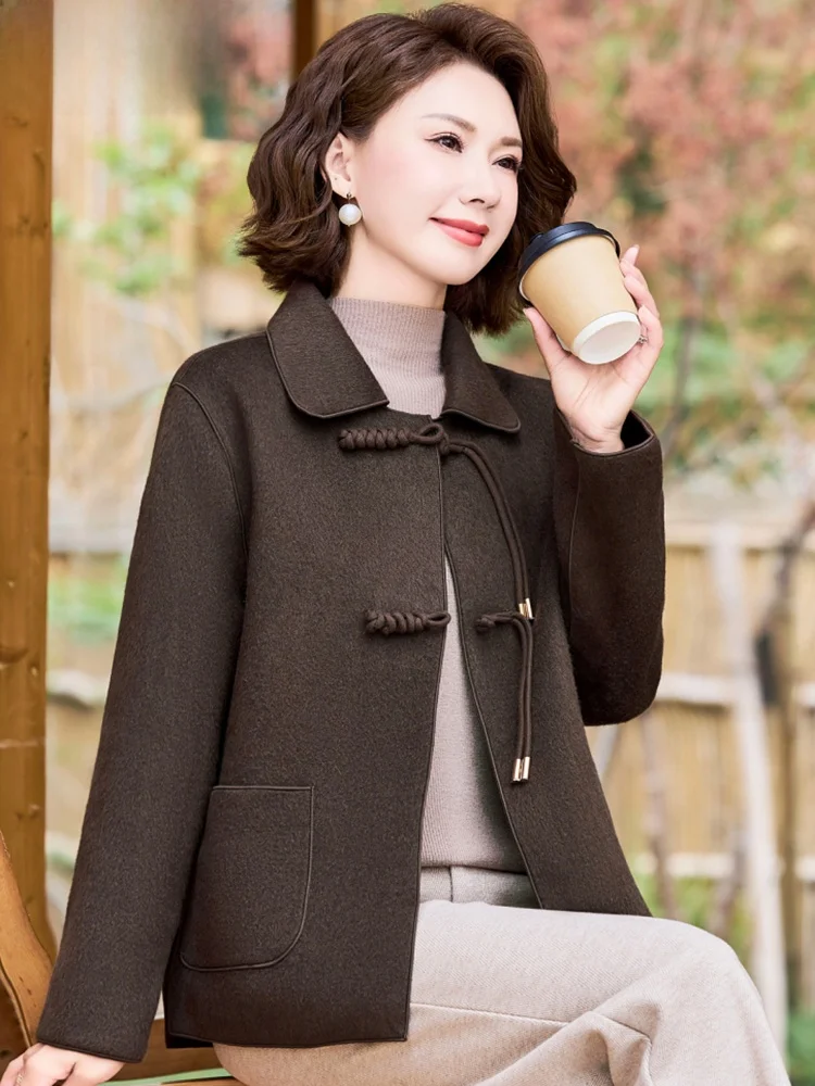 New Chinese Sle ort Double-Faced Woolen Coat for Mom Autumn Winter Faionable Ladies' Outerwear Thiened Polyester Fiber
New Chinese Sle ort Double-Faced Woolen Coat for Mom Autumn Winter Faionable Ladies' Outerwear Thiened Polyester Fiber