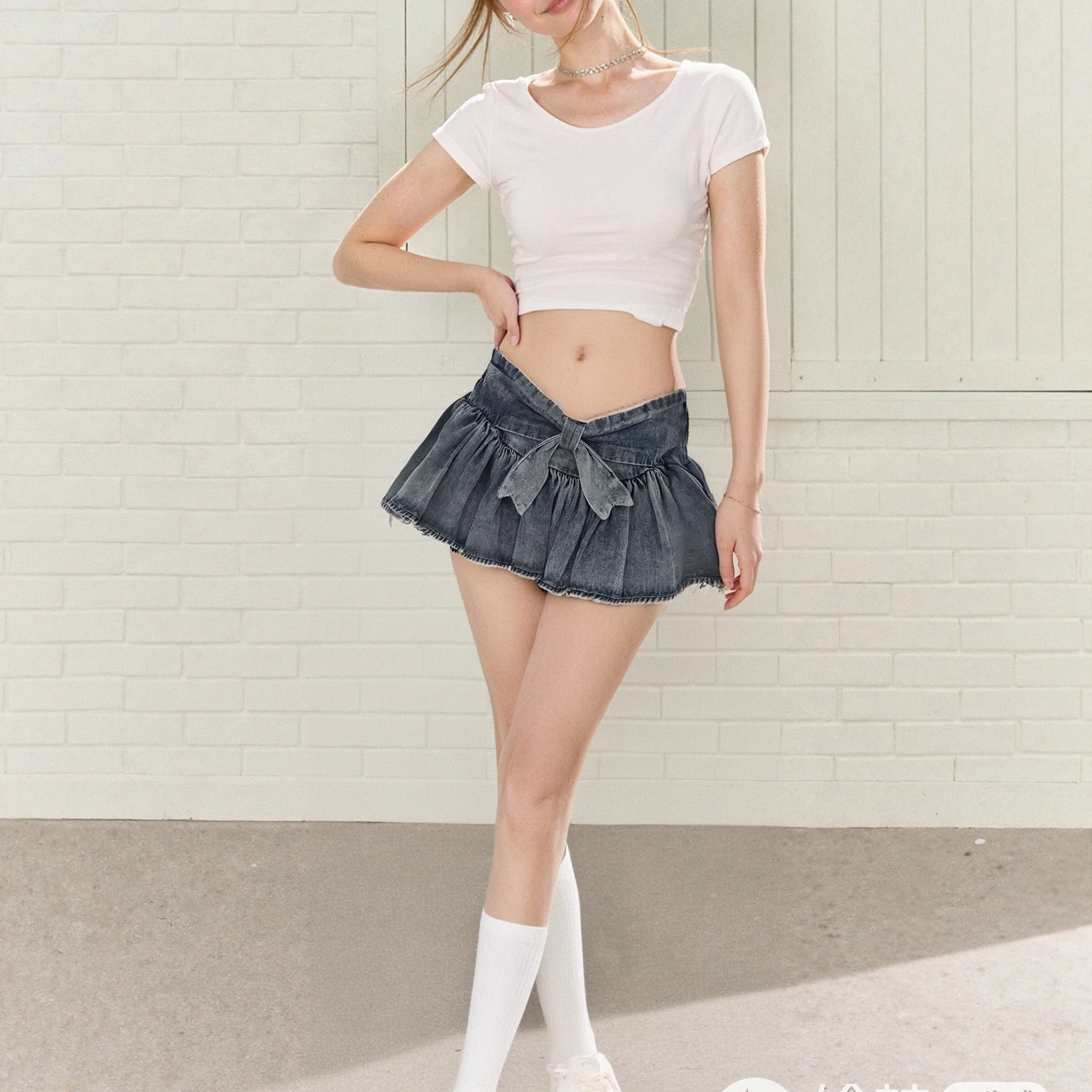 Hot Girl Denim Mini Pleated Kawaii Skirt with Shorts Japanese Style Sweet A-line Bow Waist Ruffle Vintage Gyaru Summer Skirts
Hot Girl Denim Mini Pleated Kawaii Skirt with Shorts Japanese Style Sweet A-line Bow Waist Ruffle Vintage Gyaru Summer Skirts