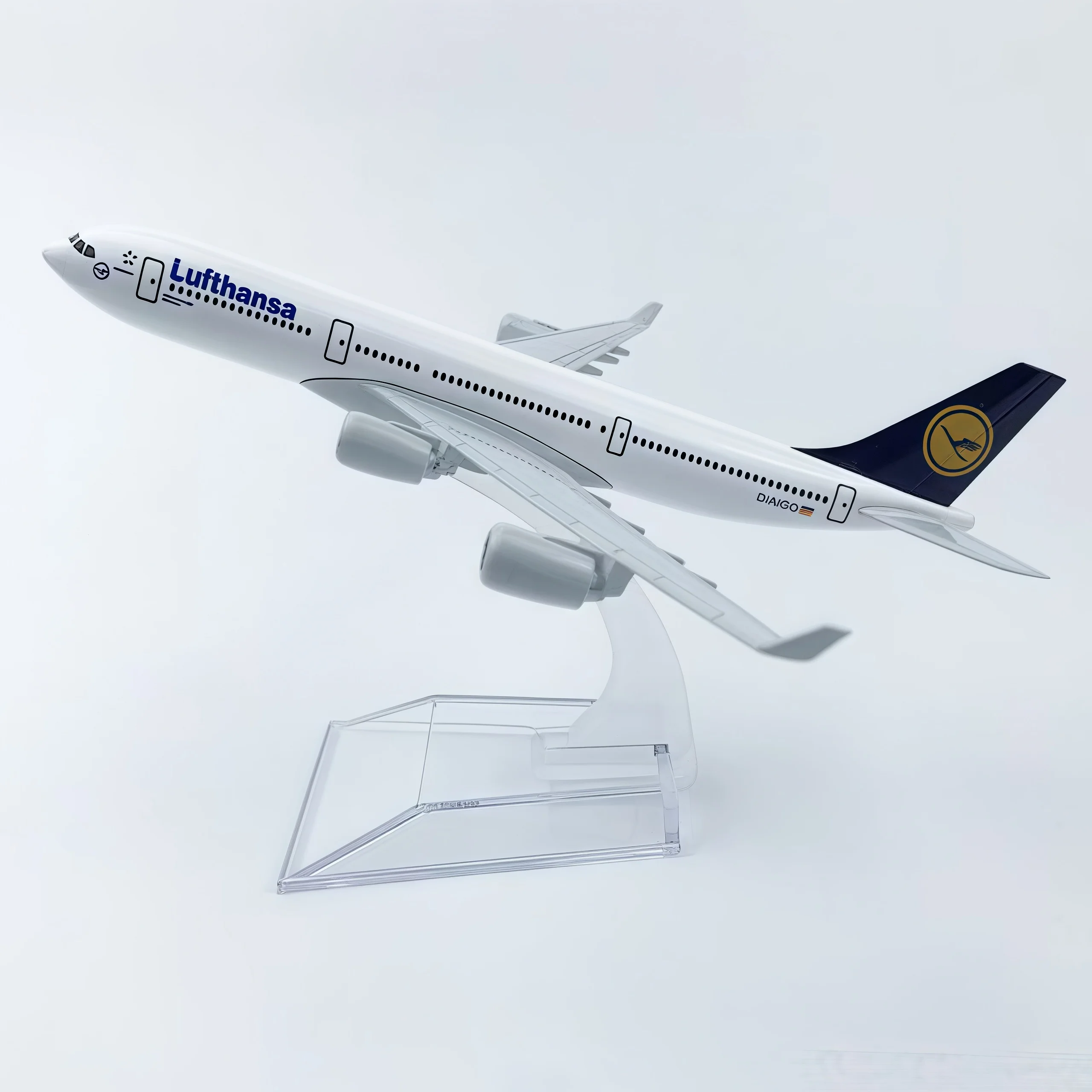 16 cm alloy aviation model decoration Germany Lufthansa 340 collection display gift
16 cm alloy aviation model decoration Germany Lufthansa 340 collection display gift