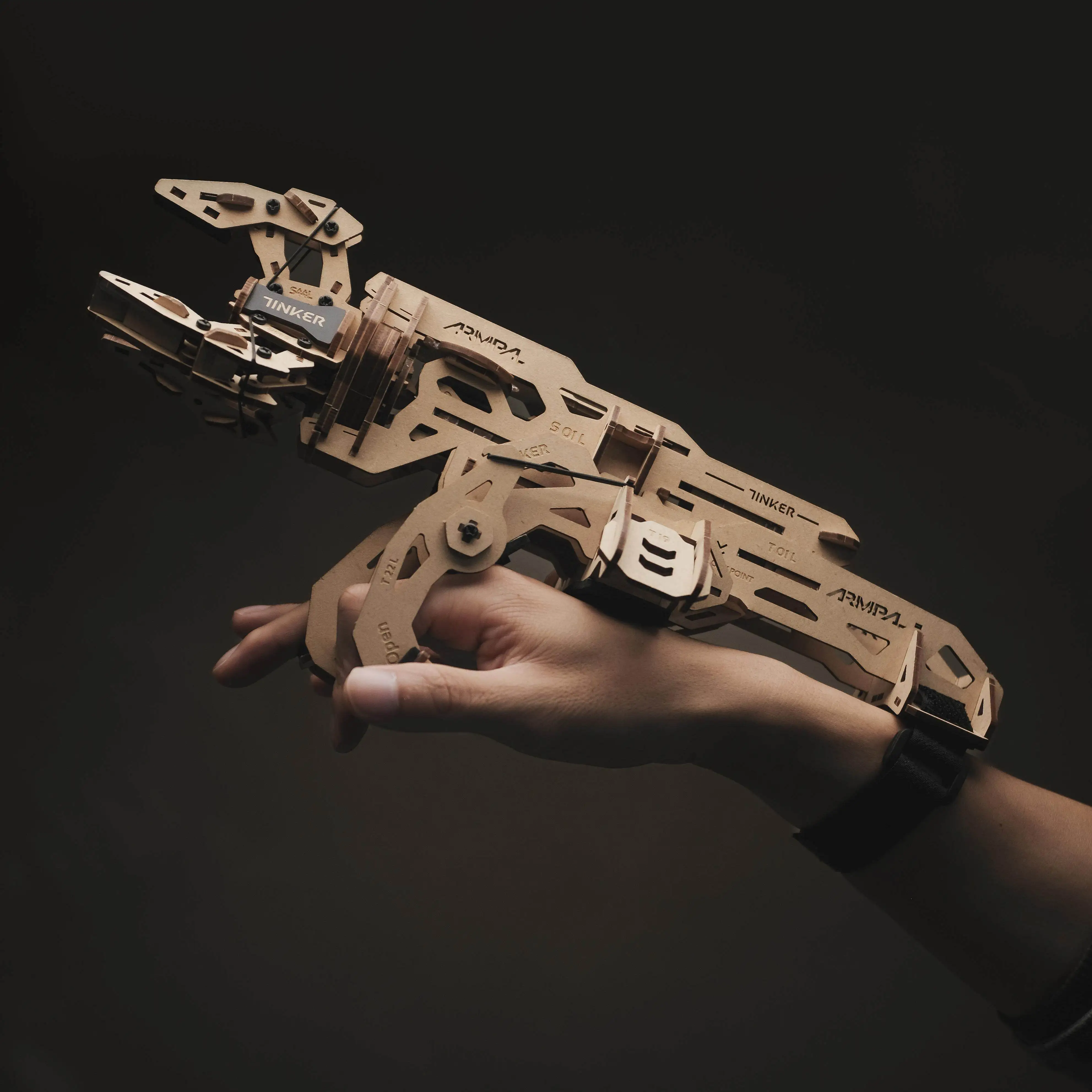 Mechanical Claw DIY Handmade Assembly Creative Decorative Item
Mechanical Claw DIY Handmade Assembly Creative Decorative Item