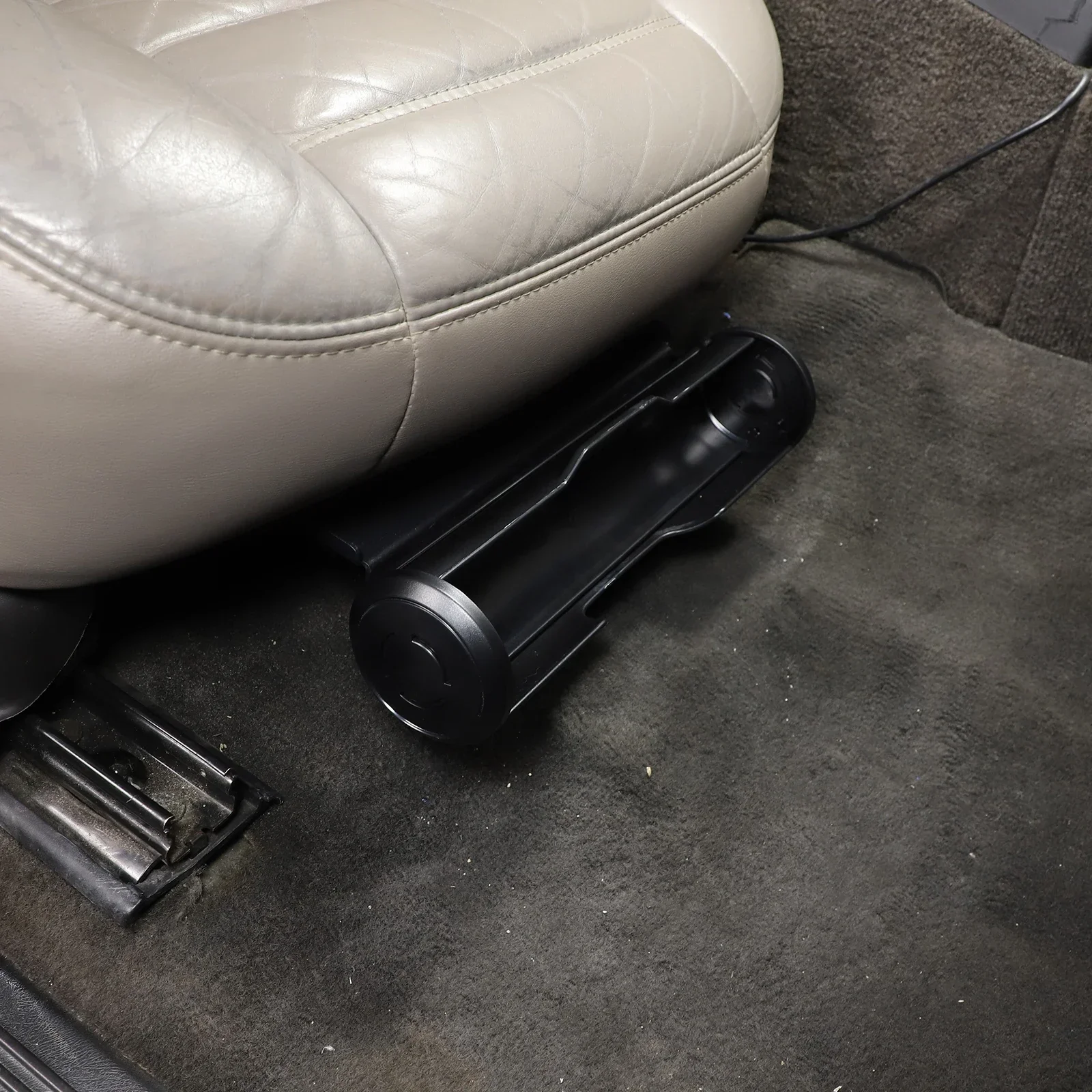 Car Passenger Seat Umbrella Storage Bucket Black Plastic Holder For Hummer H2 2003-2009 Accessories
Car Passenger Seat Umbrella Storage Bucket Black Plastic Holder For Hummer H2 2003-2009 Accessories