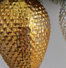Christmas tree decorations, glass wedding shopping mall
Christmas tree decorations, glass wedding shopping mall