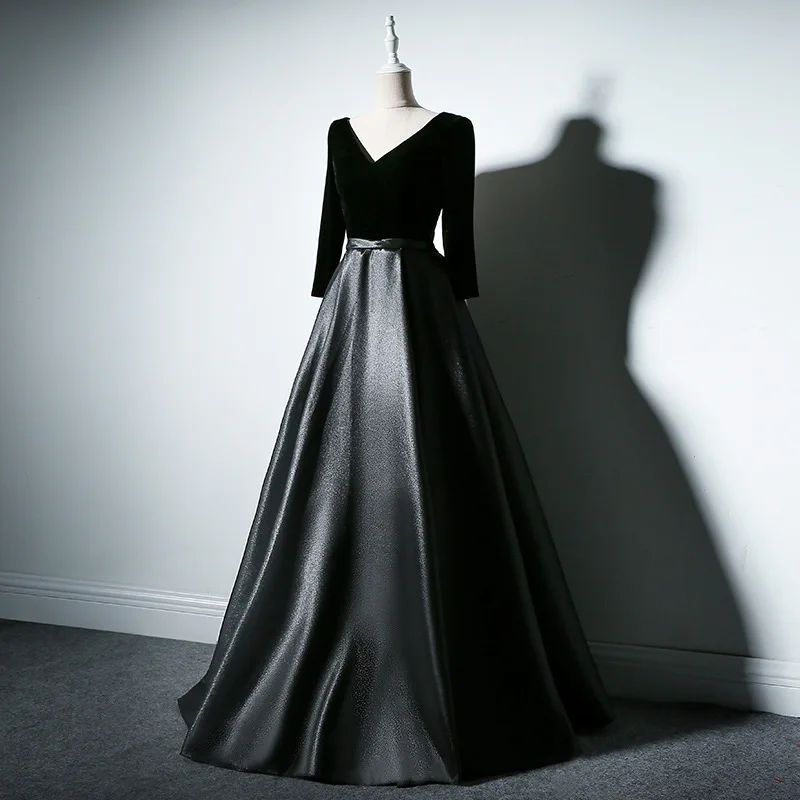 2026 Summer New Women's Black V-neck Banquet Evening Dress Fashionable Slimming Banquet Slim Fit Back Strap Long Dress
2026 Summer New Women's Black V-neck Banquet Evening Dress Fashionable Slimming Banquet Slim Fit Back Strap Long Dress