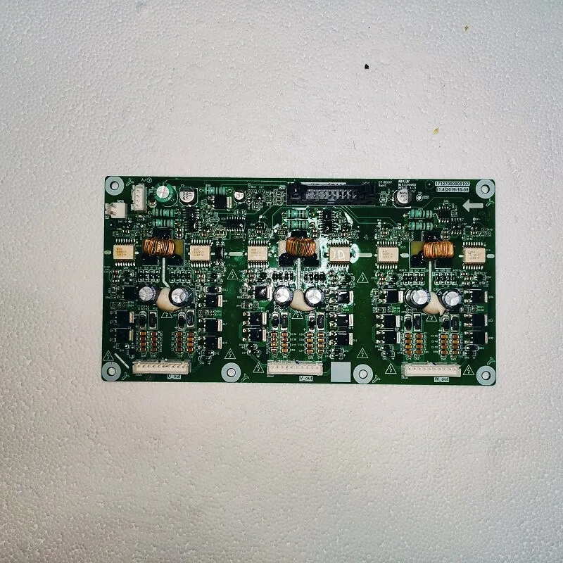 Новая материнская плата для кондиционера Midea 17127200000557 MINV-DRIVE (CONVERT) 17127000008197
Новая материнская плата для кондиционера Midea 17127200000557 MINV-DRIVE (CONVERT) 17127000008197