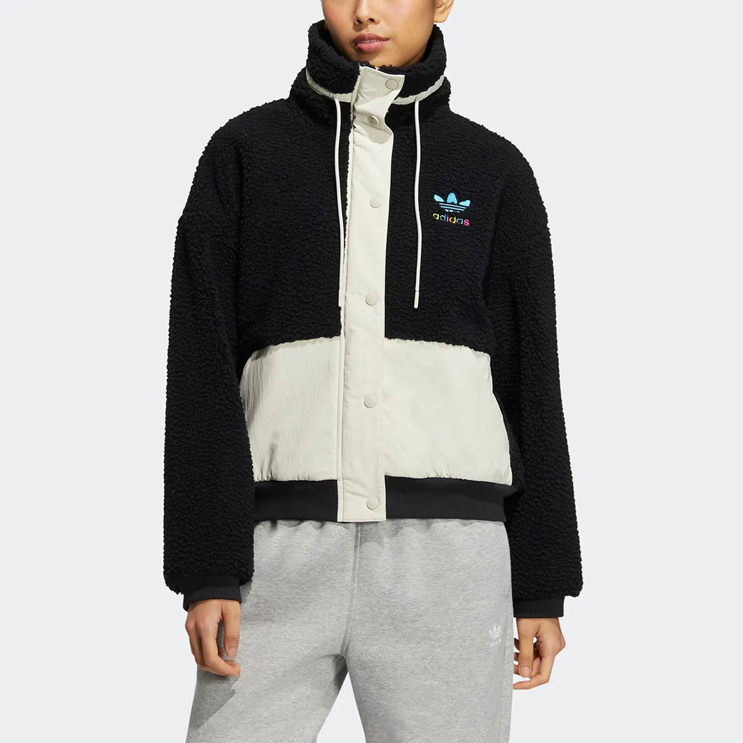 Женская куртка Adidas Originals Trefoil с воротником из искусственной овчины HY1375
Женская куртка Adidas Originals Trefoil с воротником из искусственной овчины HY1375