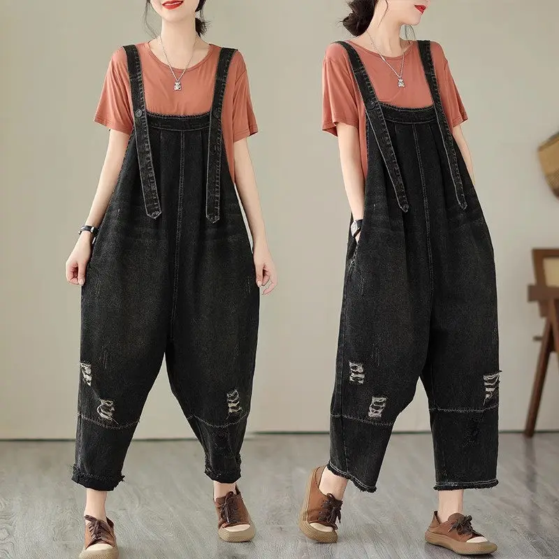 2023 Summer Jeans Large Size Women's Wear Hole Denim Strap Pants Crop Trousers Loose Style Vintage Harem Jumpsuits Z1475
2023 Summer Jeans Large Size Women's Wear Hole Denim Strap Pants Crop Trousers Loose Style Vintage Harem Jumpsuits Z1475
