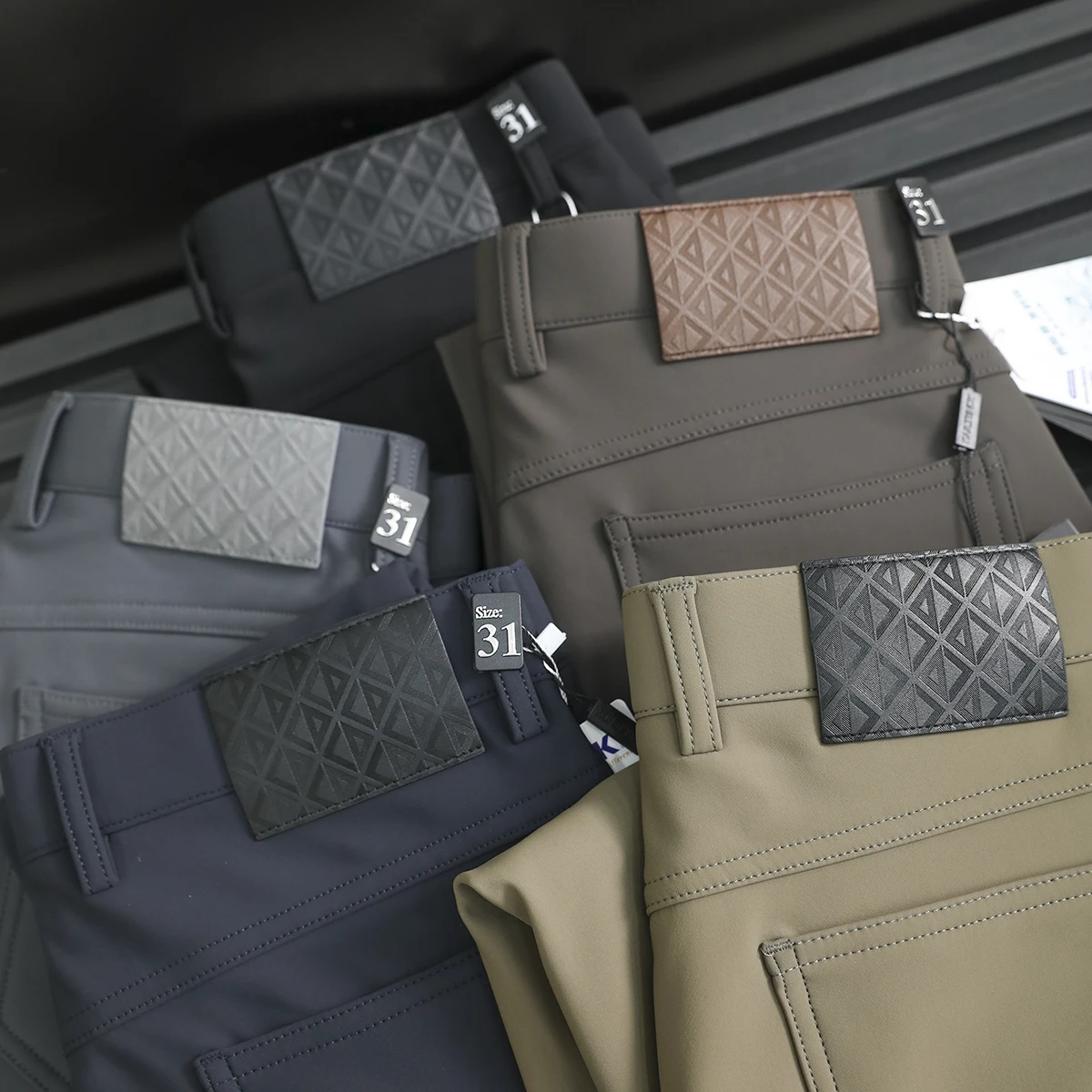 Мужские повседневные брюки из высокотехнологичной ткани с четырехсторонней защитой: ветрозащитные, водоотталкивающие, для активного отдыха и городской повседневности, модные, стильные
Мужские повседневные брюки из высокотехнологичной ткани с четырехсторонней защитой: ветрозащитные, водоотталкивающие, для активного отдыха и городской повседневности, модные, стильные