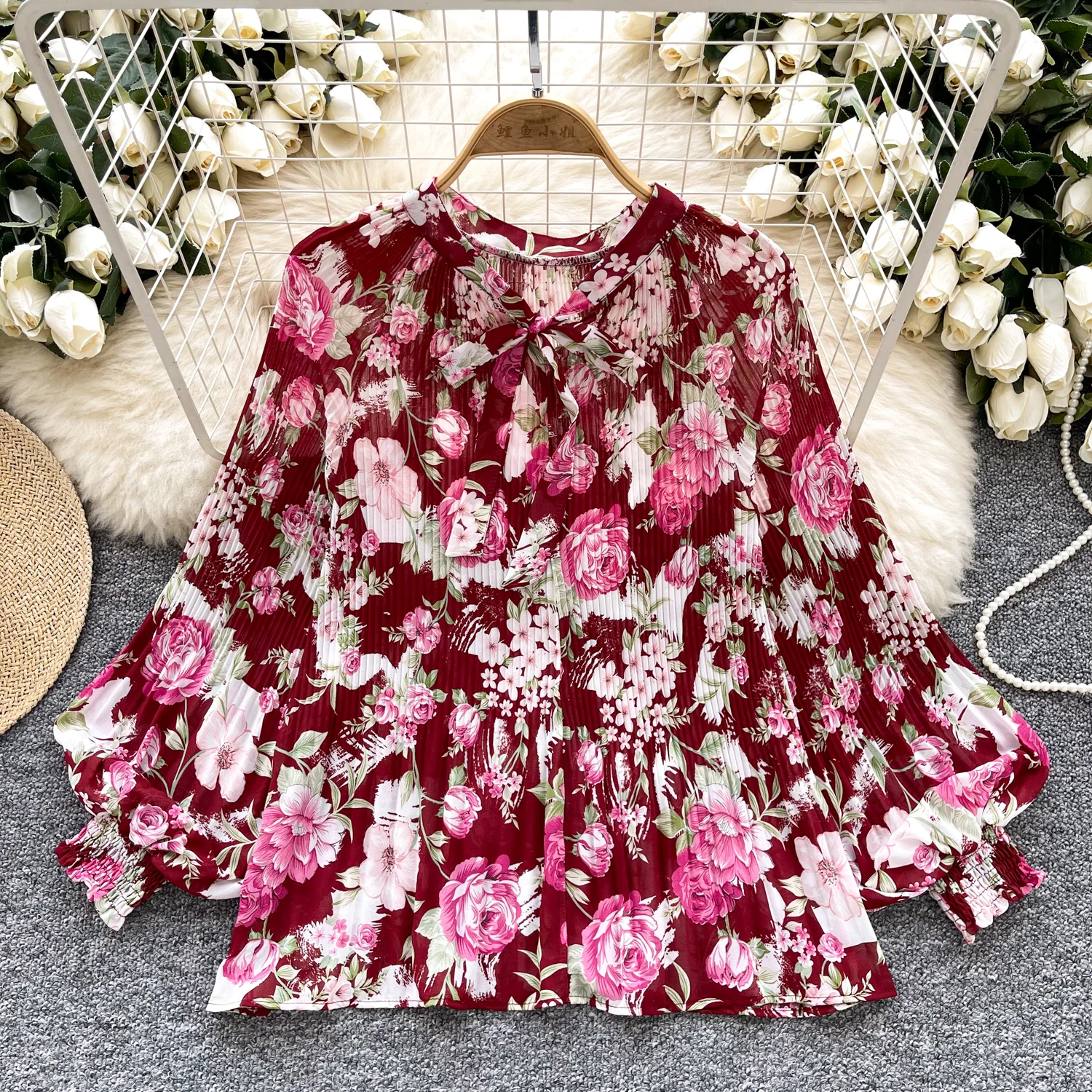 Women chiffon Tie Long Sleeve print T Shirt Bodycone Sheer V Neck Tops Female Shirring Tees Y2k Tops Summer
Women chiffon Tie Long Sleeve print T Shirt Bodycone Sheer V Neck Tops Female Shirring Tees Y2k Tops Summer