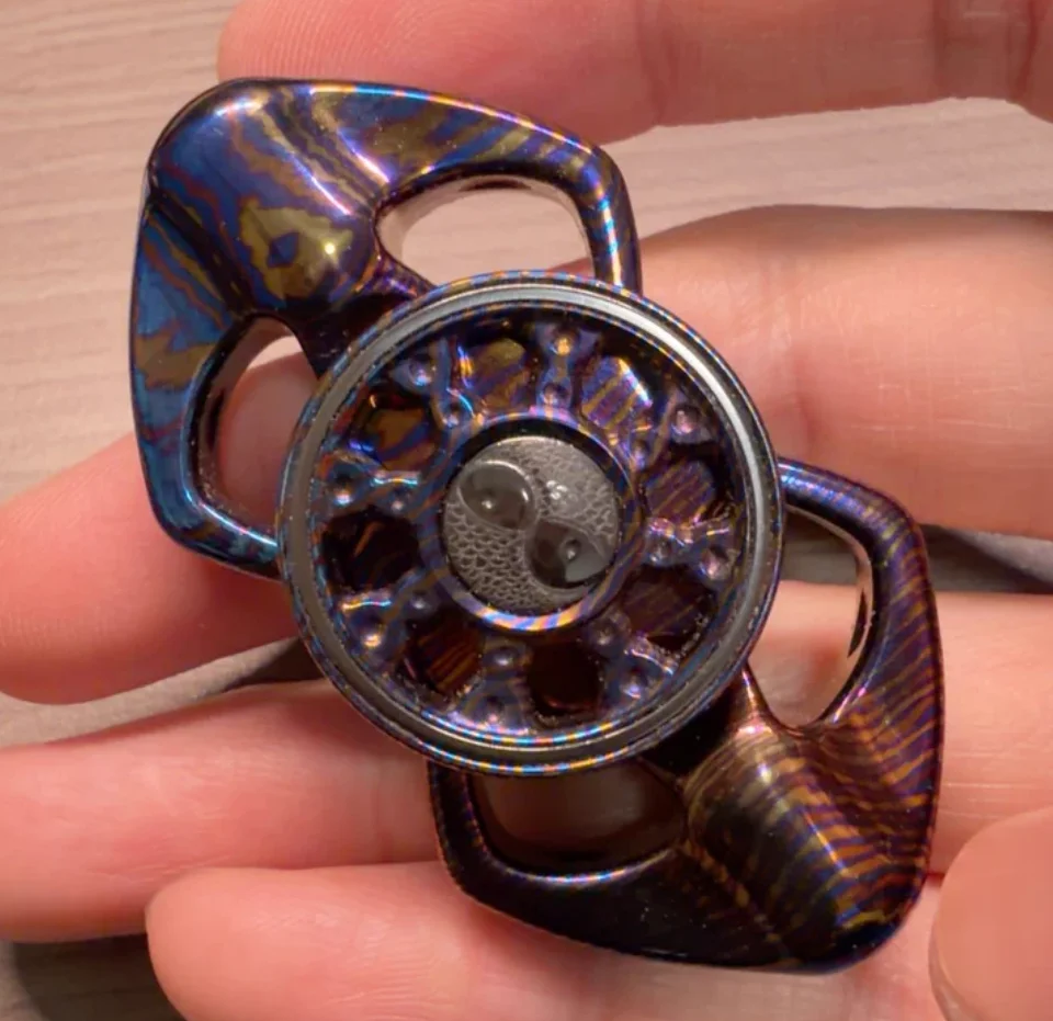 Used EDC chimago timascus Diamond Top Ruby Bead chimago Demon Slayer spinner Fingertip gyroscope Decompression toys
Used EDC chimago timascus Diamond Top Ruby Bead chimago Demon Slayer spinner Fingertip gyroscope Decompression toys