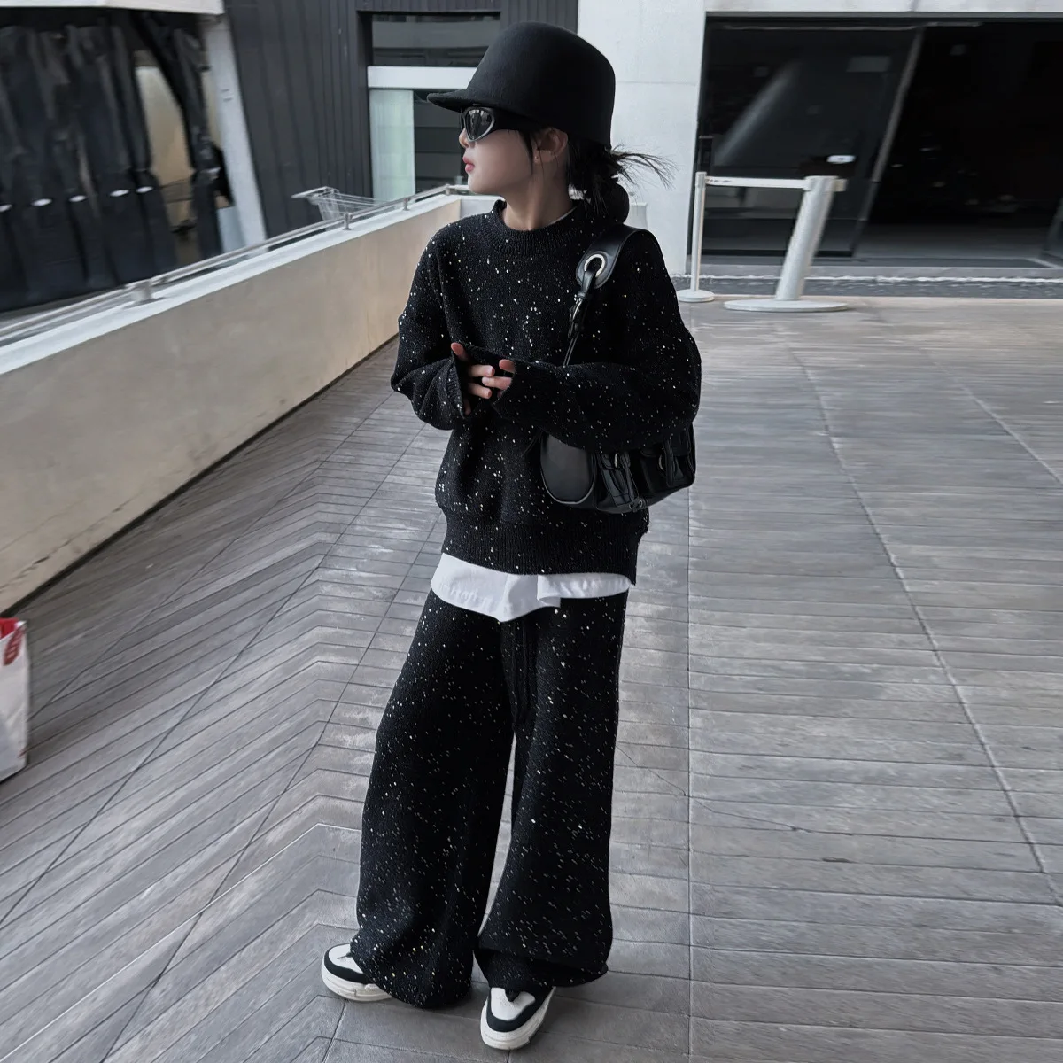 Girls Set 2024 Light Luxury Heavy Sequin Sweater Women Korean Version Loose Slimming Wide Leg Pants Casual Two-piece Set
Girls Set 2024 Light Luxury Heavy Sequin Sweater Women Korean Version Loose Slimming Wide Leg Pants Casual Two-piece Set