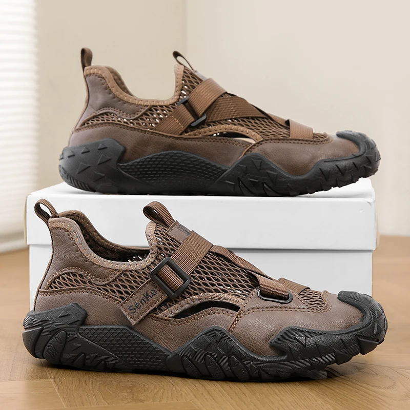 Summer Men's Sandals New Hollow Breathable Beach Shoes Ultra Light Anti Slip Summer Casual Shoes Walking Shoes Designer Sandals
Summer Men's Sandals New Hollow Breathable Beach Shoes Ultra Light Anti Slip Summer Casual Shoes Walking Shoes Designer Sandals