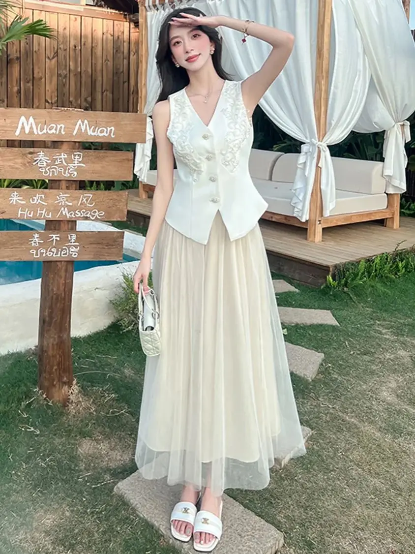 Korean Fashion Sequins Beaded Embroidery V-neck Vest Jacket + Double-layer Mesh Skirt Suits Elegant OL 2 Piece Set Women Outfits
Korean Fashion Sequins Beaded Embroidery V-neck Vest Jacket + Double-layer Mesh Skirt Suits Elegant OL 2 Piece Set Women Outfits