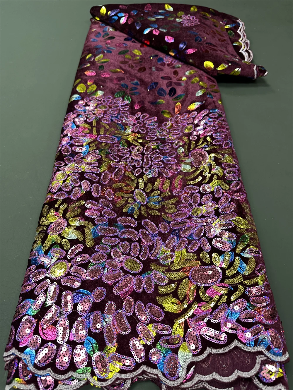 2024African Nigerian High Quality Lace FabricFor Sewing Velvet Sequins Embroidered Cord Guipure Party Dress Wedding 5Yard hz1259
2024African Nigerian High Quality Lace FabricFor Sewing Velvet Sequins Embroidered Cord Guipure Party Dress Wedding 5Yard hz1259