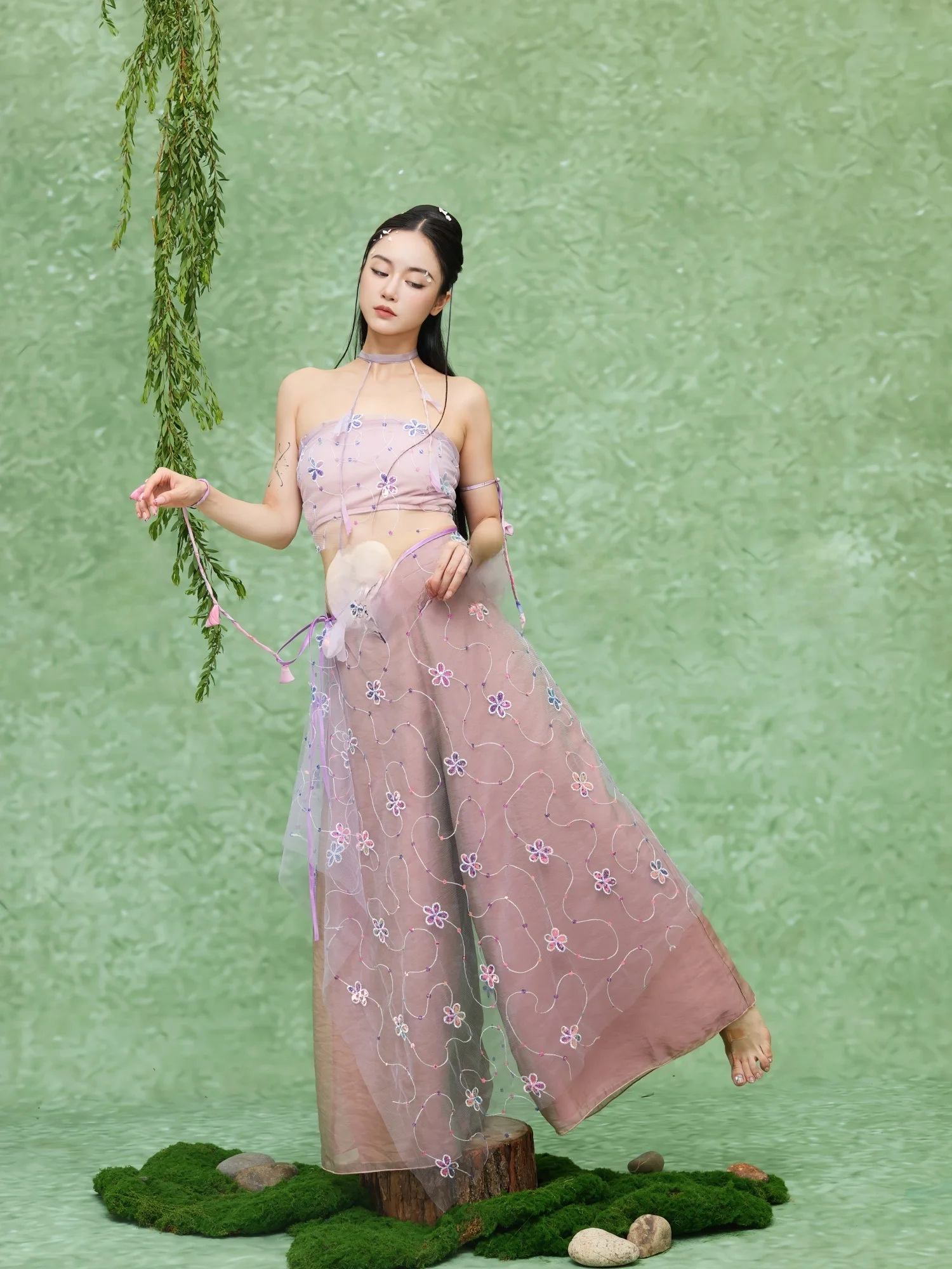 Рорая фиолетовая юбка с поясом и блестками, многофункциональный костюм для джазового танца, сетчатая занавеска, традиционная китайская женская мода
Рорая фиолетовая юбка с поясом и блестками, многофункциональный костюм для джазового танца, сетчатая занавеска, традиционная китайская женская мода