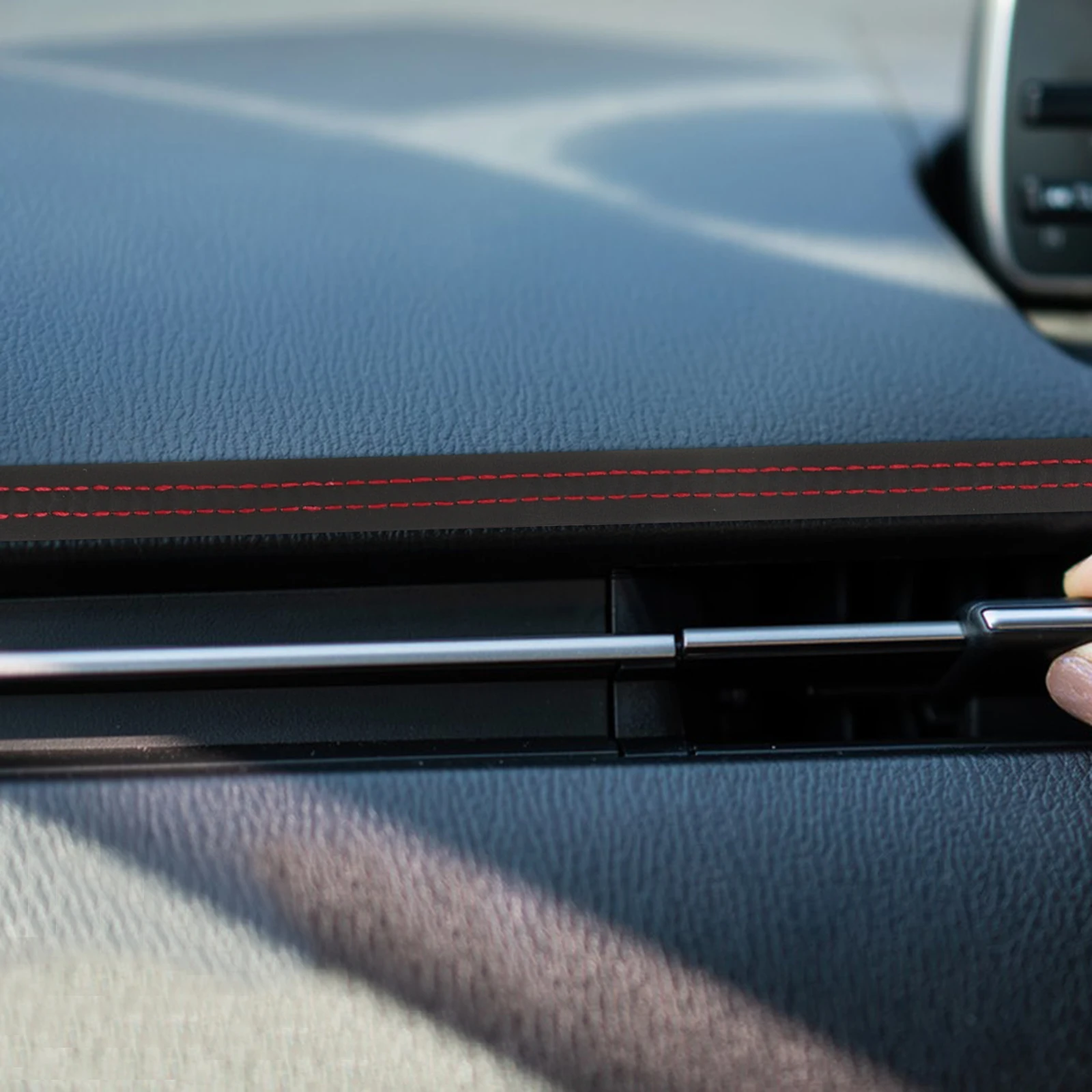 Car Decorative Trim 2m Red Car Door Gaps Dashboard Interior Accessories Flexible Body Molding Strip Universal Fit 
Car Decorative Trim 2m Red Car Door Gaps Dashboard Interior Accessories Flexible Body Molding Strip Universal Fit