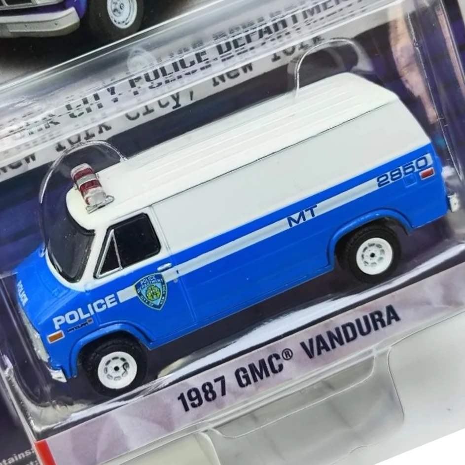 Limited Edition Collectible 1:64 GMC Vandura NYPD NYPD 42850-c High-end Alloy Model Small Toy Gift
Limited Edition Collectible 1:64 GMC Vandura NYPD NYPD 42850-c High-end Alloy Model Small Toy Gift