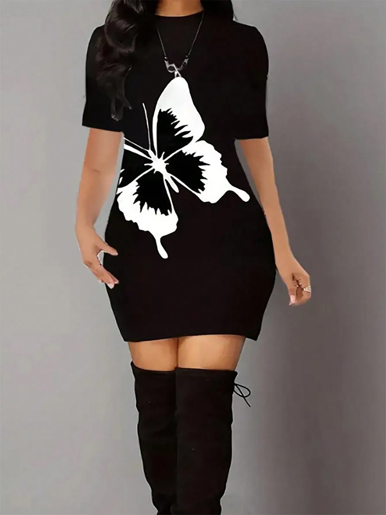 Women's Black Butterfly Print Short Sleeve Bodycon Mini Dress for Casual & Night Out
Women's Black Butterfly Print Short Sleeve Bodycon Mini Dress for Casual & Night Out