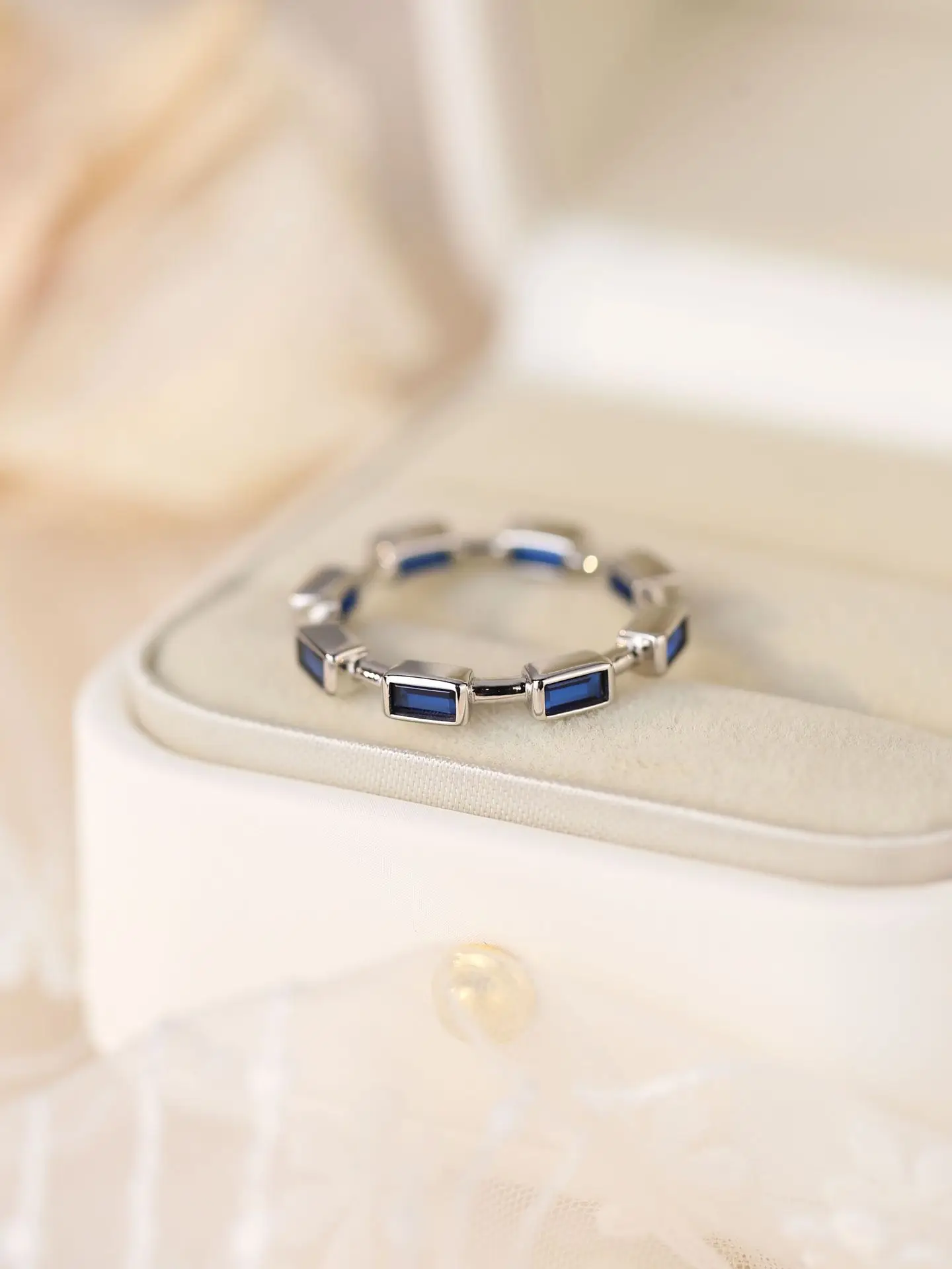 2024 Japan and South Korea S925 Sterling Silver Exaggerate Creative Fashion Temperament Exquisite New Square Women's Ring
2024 Japan and South Korea S925 Sterling Silver Exaggerate Creative Fashion Temperament Exquisite New Square Women's Ring