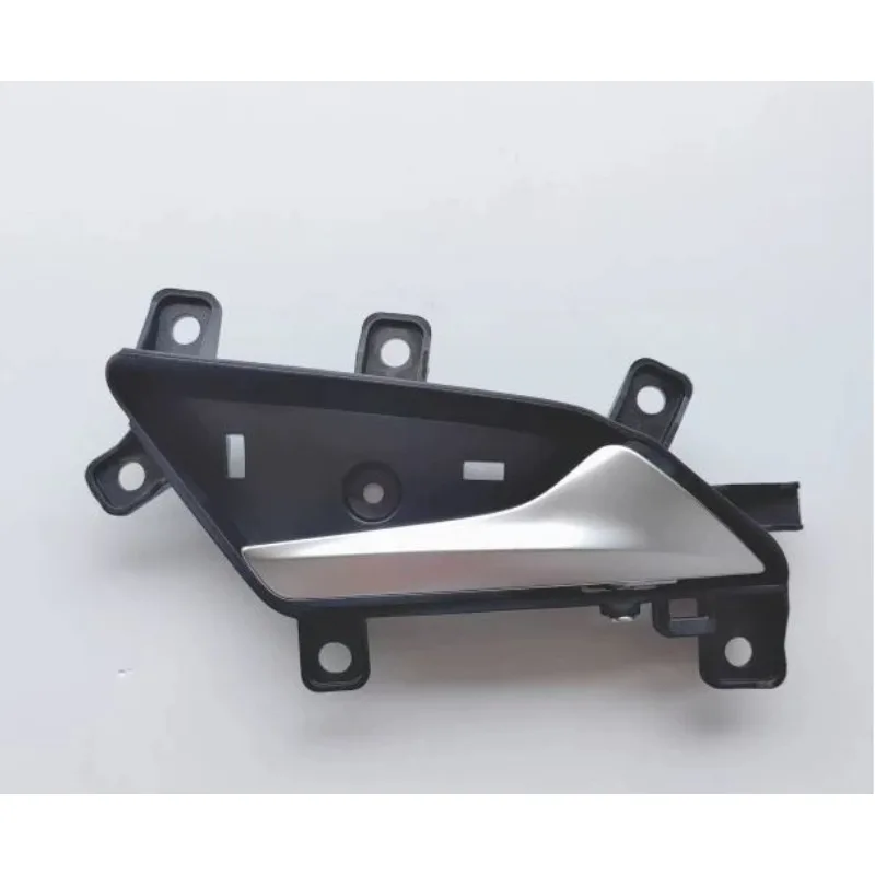 Front Door Interior Handle Electroplated Silver Paint for Baojun 530 23573422
Front Door Interior Handle Electroplated Silver Paint for Baojun 530 23573422