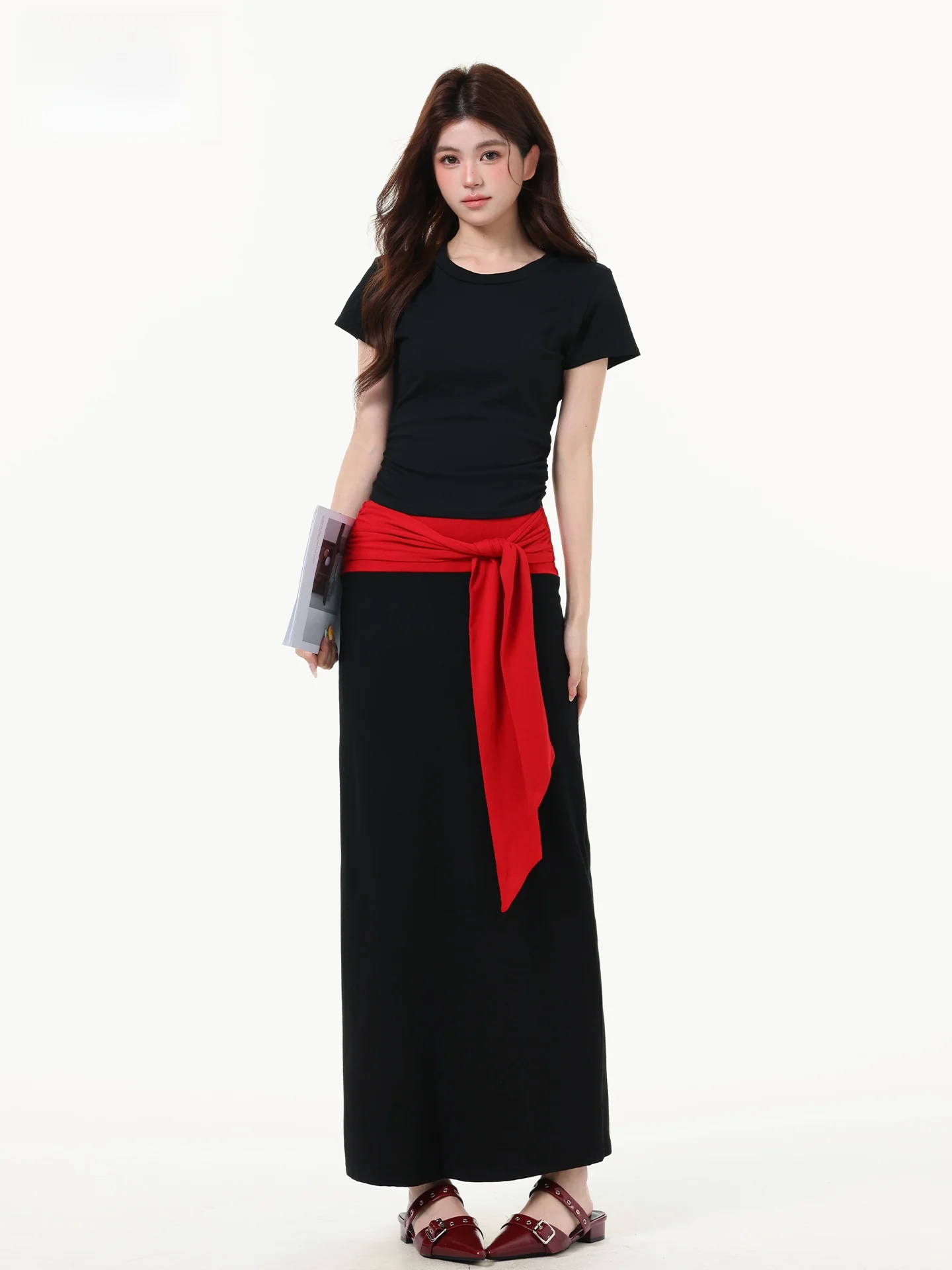 Korean Style Black Short Sleeve Two-Piece Set Women's Summer Design Belted Skirt Waist-Cinching Ensemble Casual Fashion
Korean Style Black Short Sleeve Two-Piece Set Women's Summer Design Belted Skirt Waist-Cinching Ensemble Casual Fashion