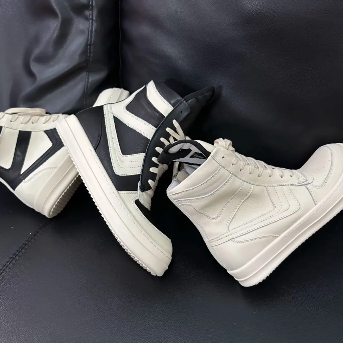 Ricks Genious Белые кожаные высокие туфли Geobasket Owens Boot Мужская обувь на молнии Женские повседневные кроссовки Owens Design Ботильоны
Ricks Genious Белые кожаные высокие туфли Geobasket Owens Boot Мужская обувь на молнии Женские повседневные кроссовки Owens Design Ботильоны