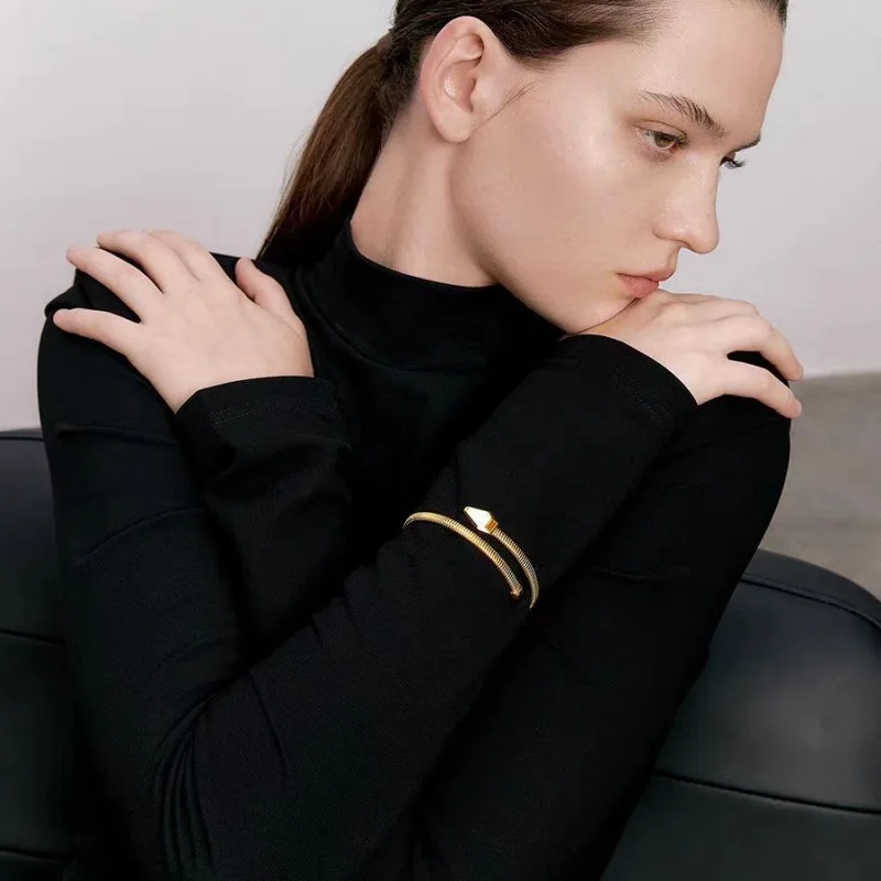 Stainless Steel Hot Selling White Shell Open Bracelet In Europe and America Simple Fashionable Style Jewelry Women Gifts
Stainless Steel Hot Selling White Shell Open Bracelet In Europe and America Simple Fashionable Style Jewelry Women Gifts