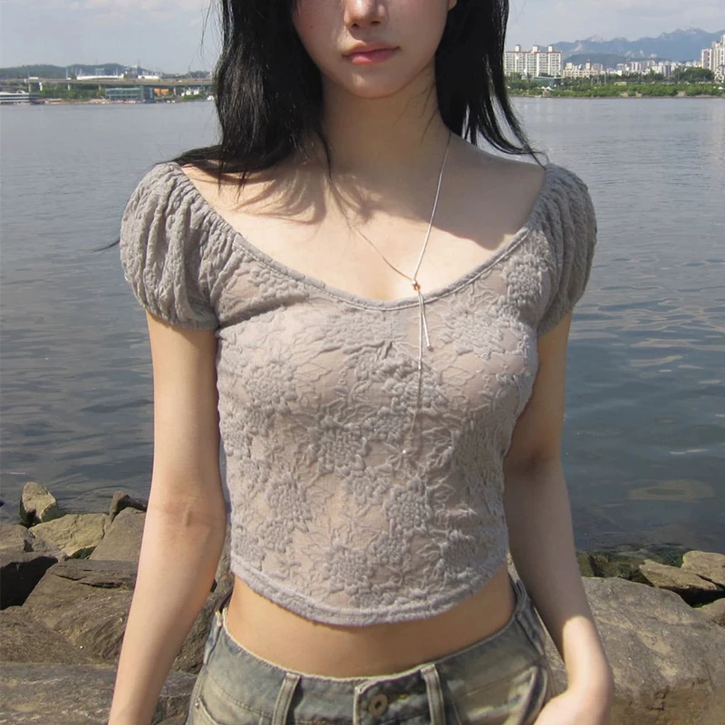 Новая женская футболка Dongda Gate с коротким рукавом-фонариком и кружевом, укороченная, с открытым животом, в корейском стиле, для создания сексуального образа
Новая женская футболка Dongda Gate с коротким рукавом-фонариком и кружевом, укороченная, с открытым животом, в корейском стиле, для создания сексуального образа