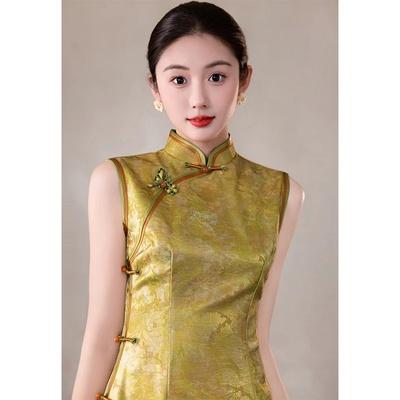 Elegant Yellow Women's Style Daily Performance Simple Elegance Long Qipao Slanted Collar Low Slit Summer 2026
Elegant Yellow Women's Style Daily Performance Simple Elegance Long Qipao Slanted Collar Low Slit Summer 2026