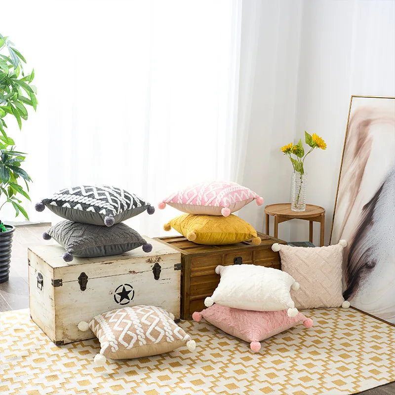 Plush White Ball Light Luxury Soft Comfortable Nordic Style Throw Pillow Cushion Living Room Bedroom Sofa Essential for Home
Plush White Ball Light Luxury Soft Comfortable Nordic Style Throw Pillow Cushion Living Room Bedroom Sofa Essential for Home